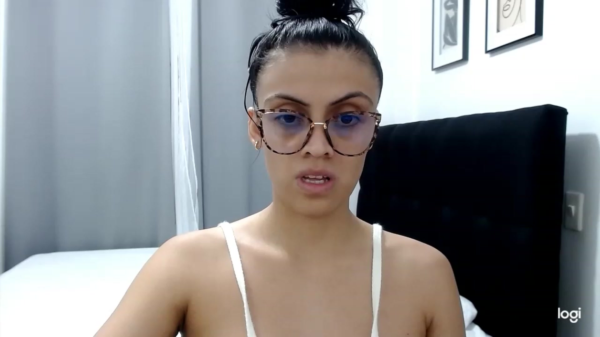 Gallery image thumbnail from Eva_hayek's myfreecams stream on, 03/21/2023, 15:57 image 16 of 20