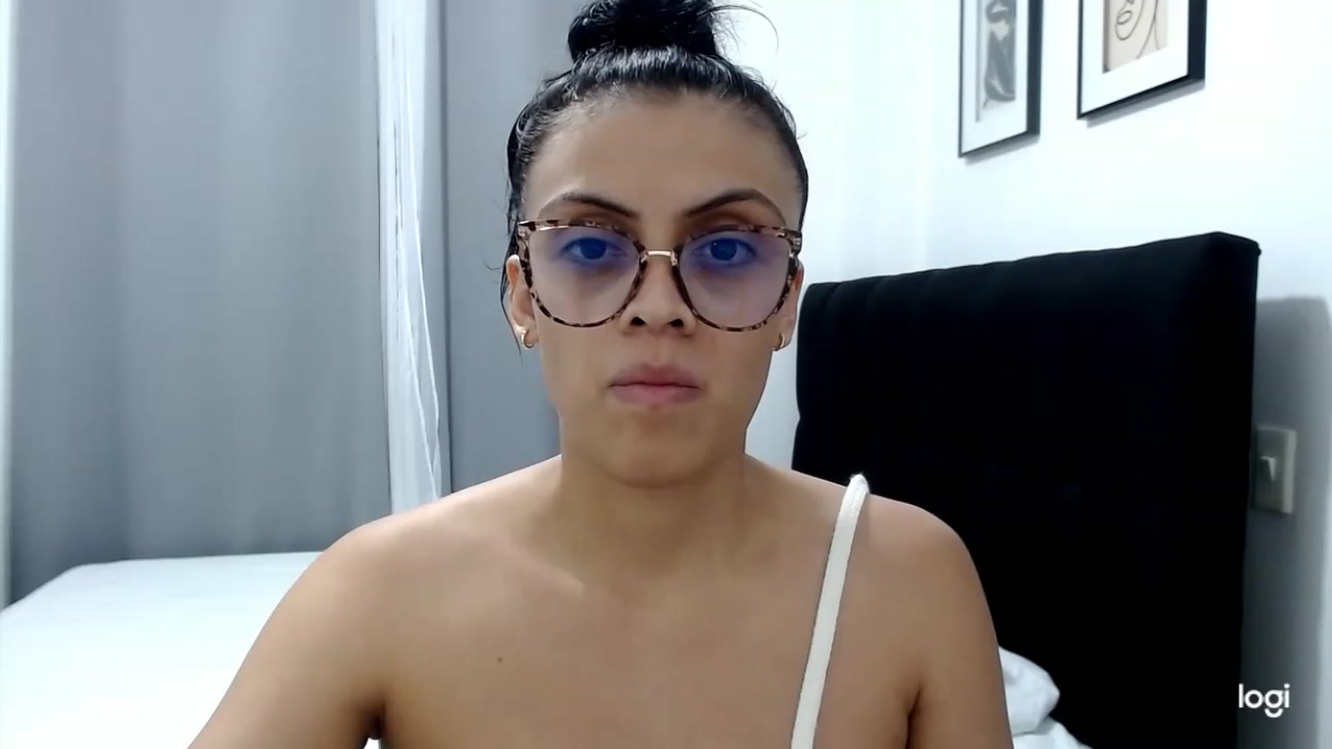 Gallery image thumbnail from Eva_hayek's myfreecams stream on, 03/21/2023, 15:57 image 19 of 20