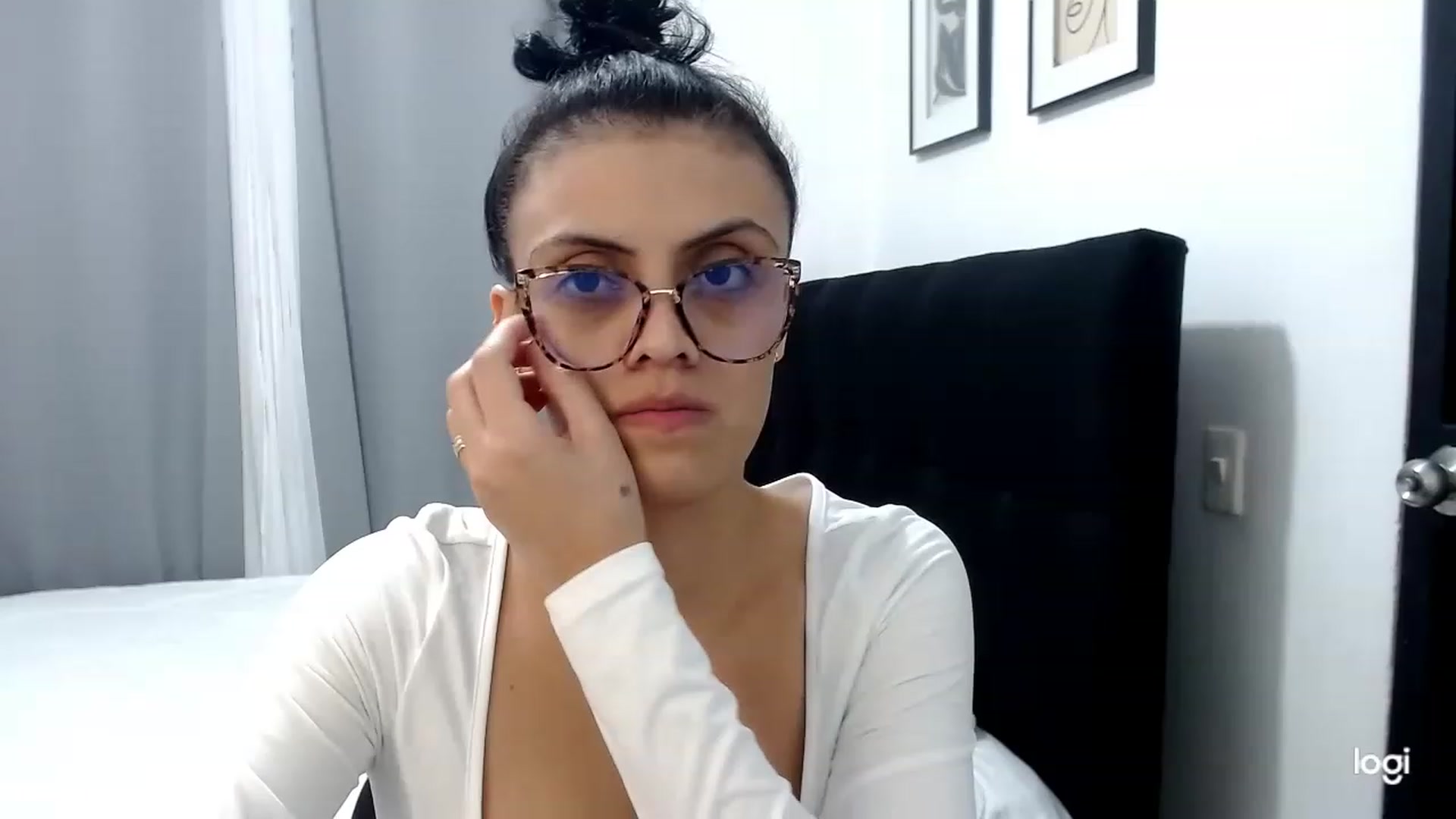 Gallery image thumbnail from Eva_hayek's myfreecams stream on, 03/30/2023, 16:15 image 7 of 20
