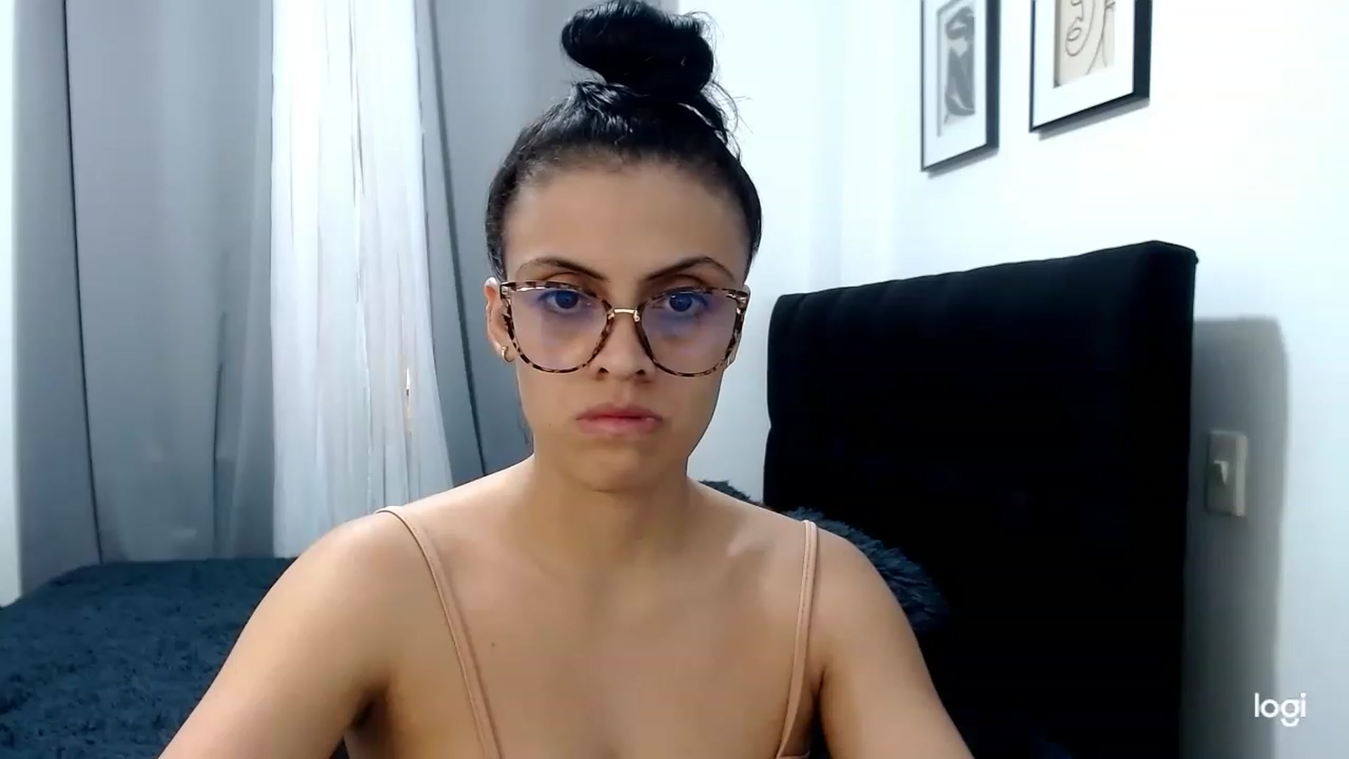Gallery image thumbnail from Eva_hayek's myfreecams stream on, 04/19/2023, 16:16 image 12 of 20
