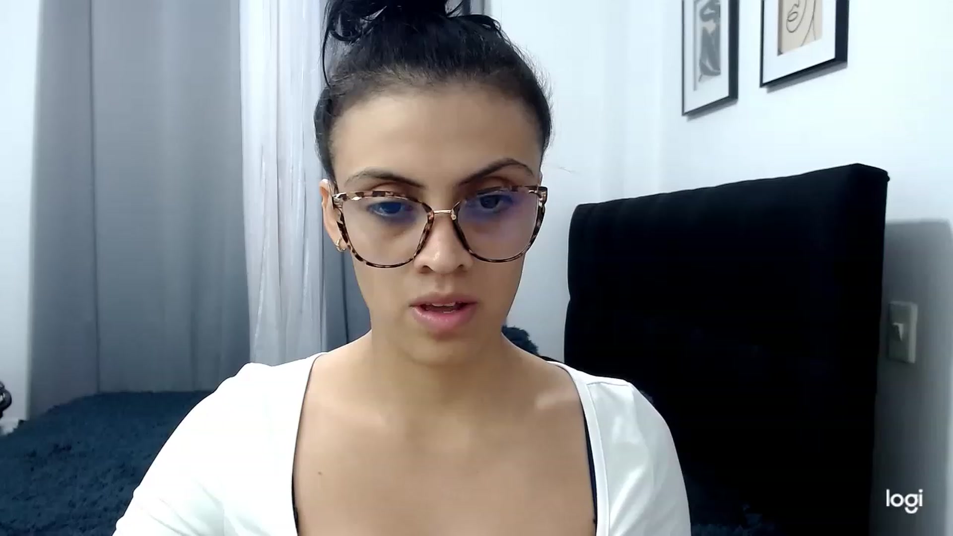Gallery image thumbnail from Eva_hayek's myfreecams stream on, 04/24/2023, 15:50 image 16 of 20