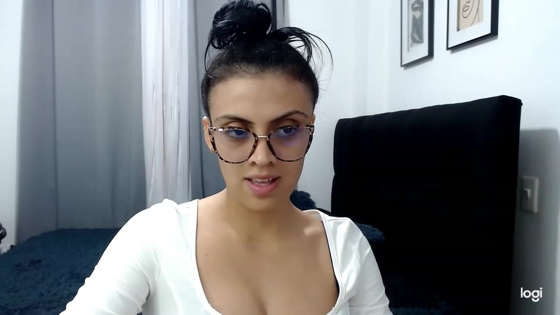 Gallery image thumbnail from Eva_hayek's myfreecams stream on, 04/24/2023, 15:50 image 17 of 20