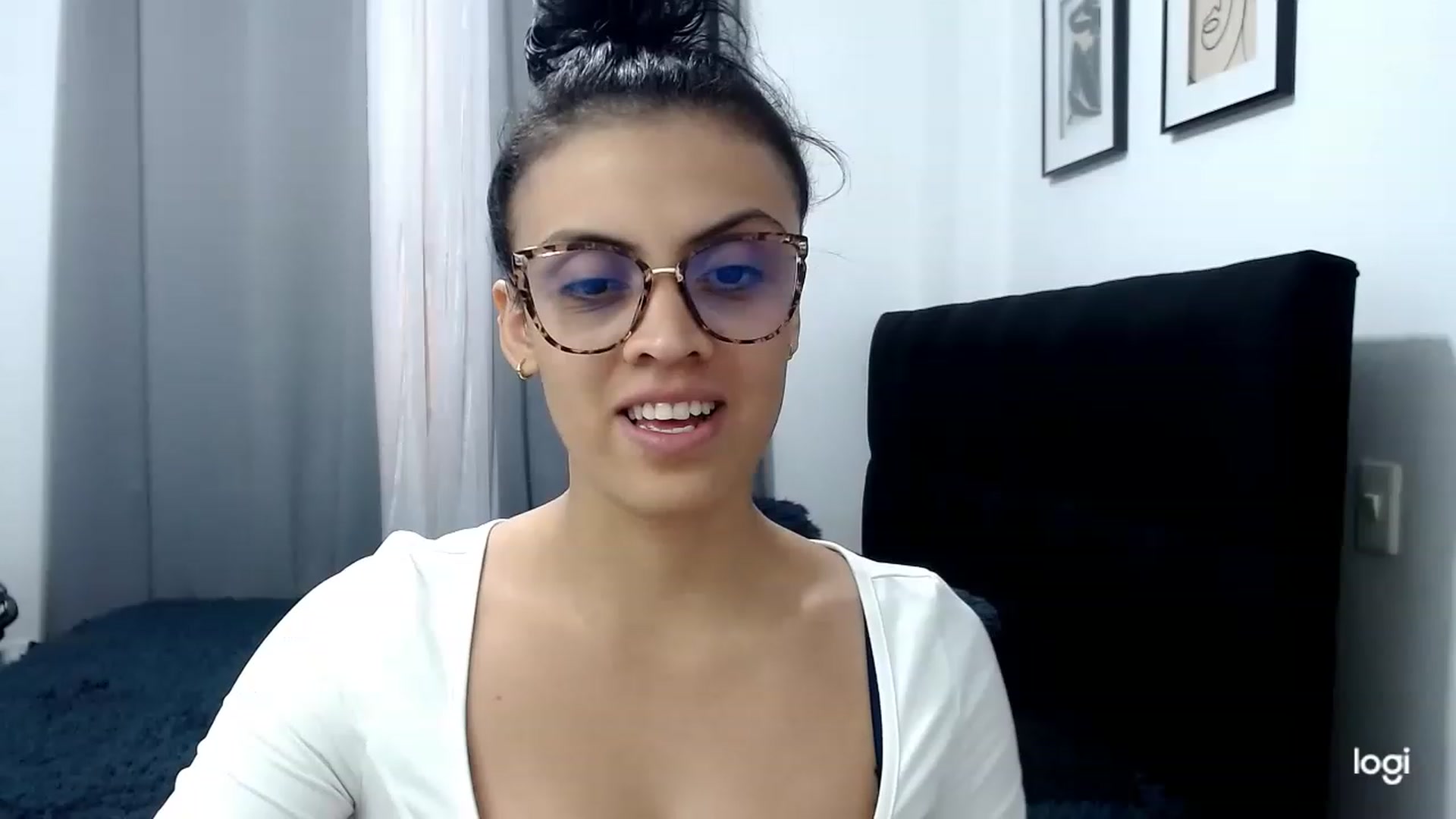 Gallery image thumbnail from Eva_hayek's myfreecams stream on, 04/24/2023, 15:50 image 5 of 20