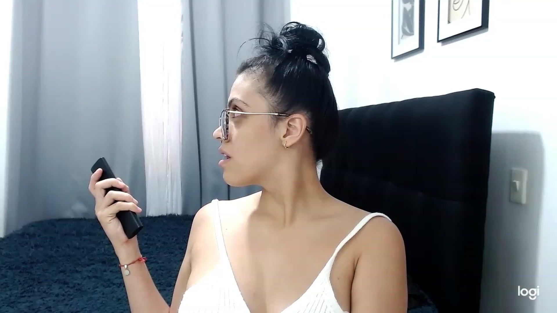 Gallery image thumbnail from Eva_hayek's myfreecams stream on, 04/26/2023, 16:16 image 10 of 20
