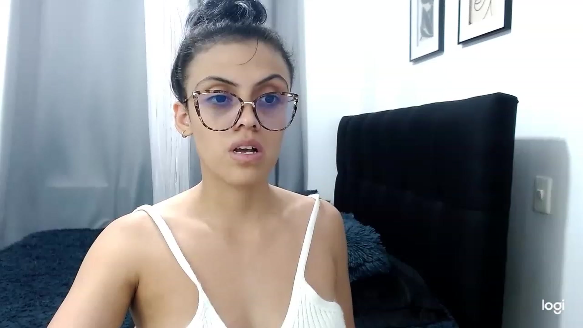 Gallery image thumbnail from Eva_hayek's myfreecams stream on, 04/26/2023, 16:16 image 13 of 20