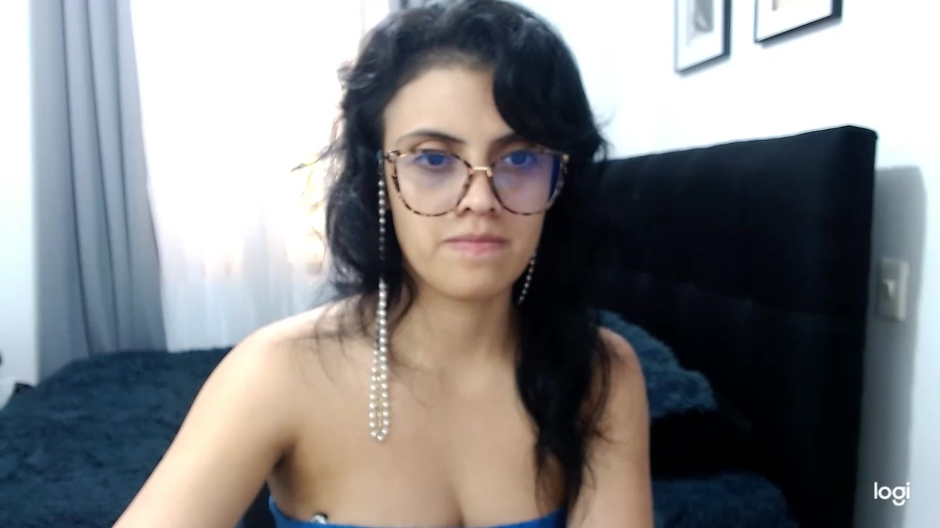 Gallery image thumbnail from Eva_hayek's myfreecams stream on, 04/27/2023, 15:58 image 2 of 20