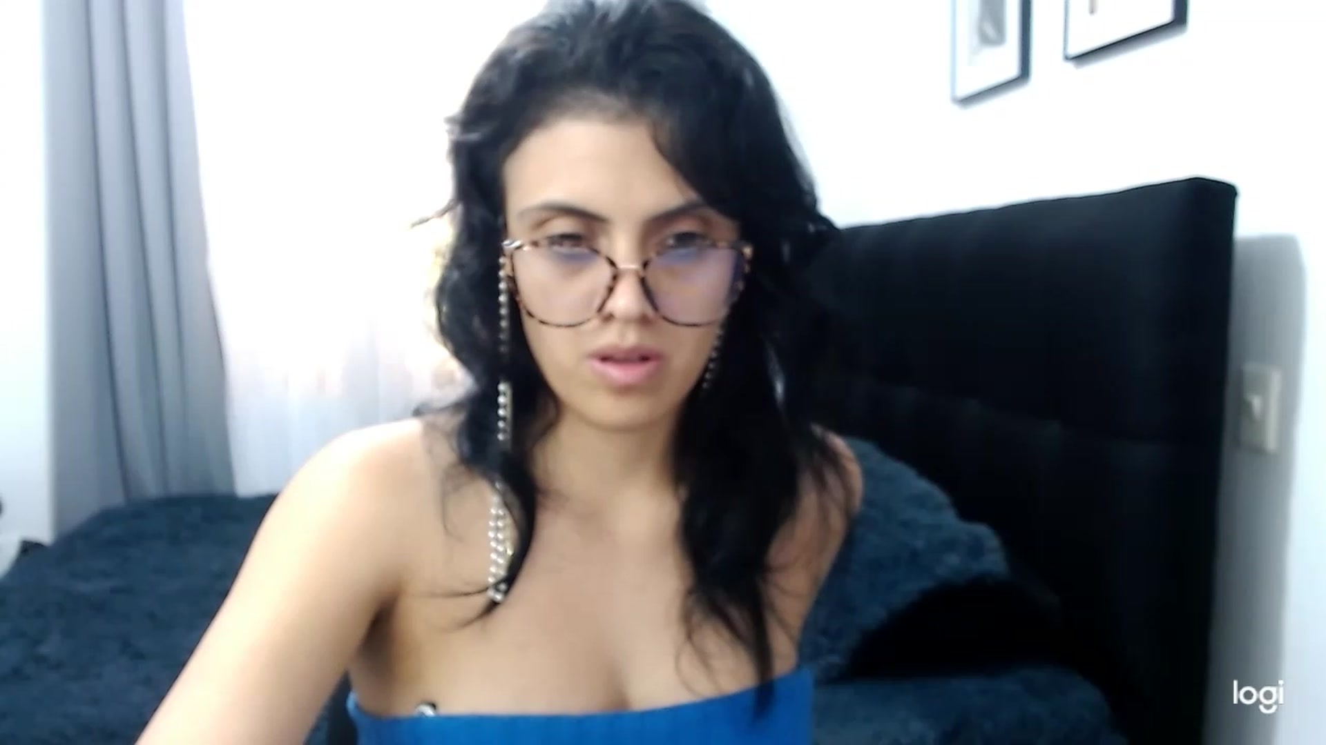 Gallery image thumbnail from Eva_hayek's myfreecams stream on, 04/27/2023, 15:58 image 4 of 20