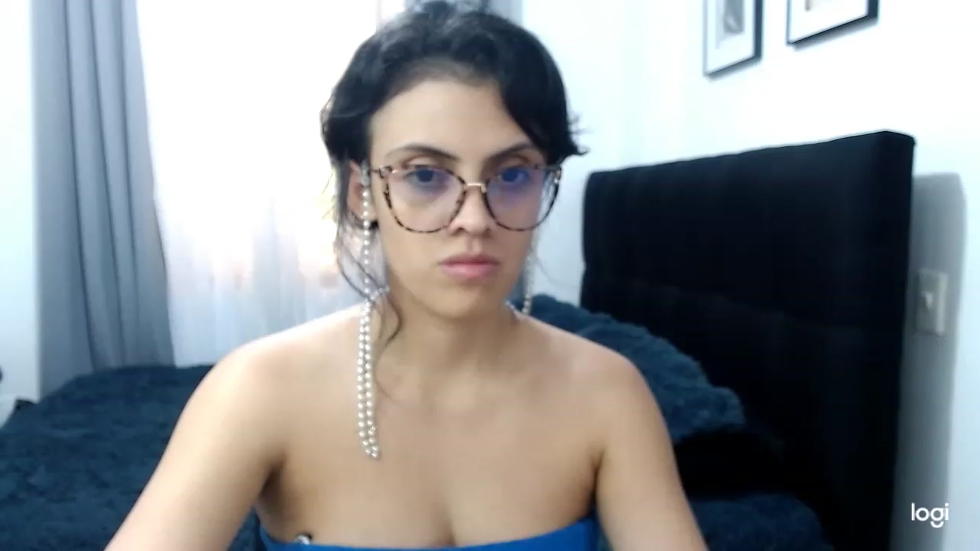 Gallery image thumbnail from Eva_hayek's myfreecams stream on, 04/27/2023, 15:58 image 6 of 20