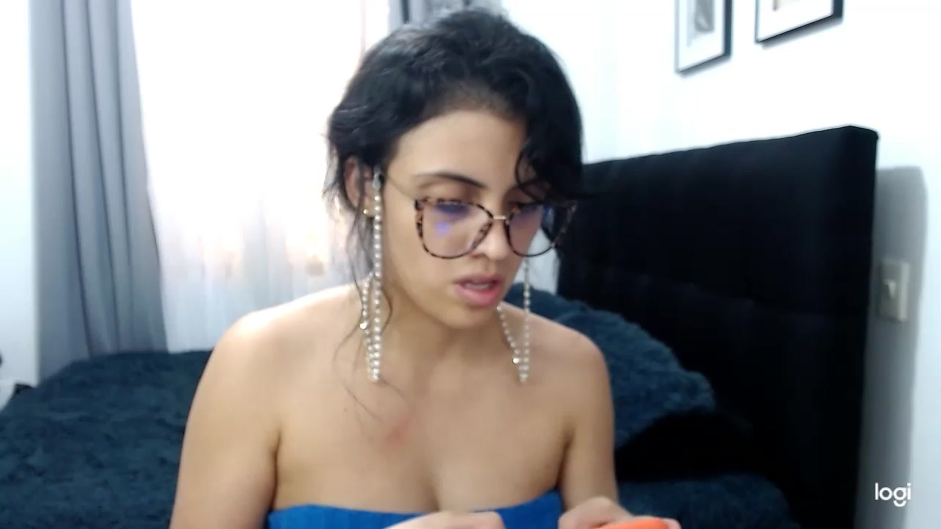 Gallery image thumbnail from Eva_hayek's myfreecams stream on, 04/27/2023, 15:58 image 12 of 20