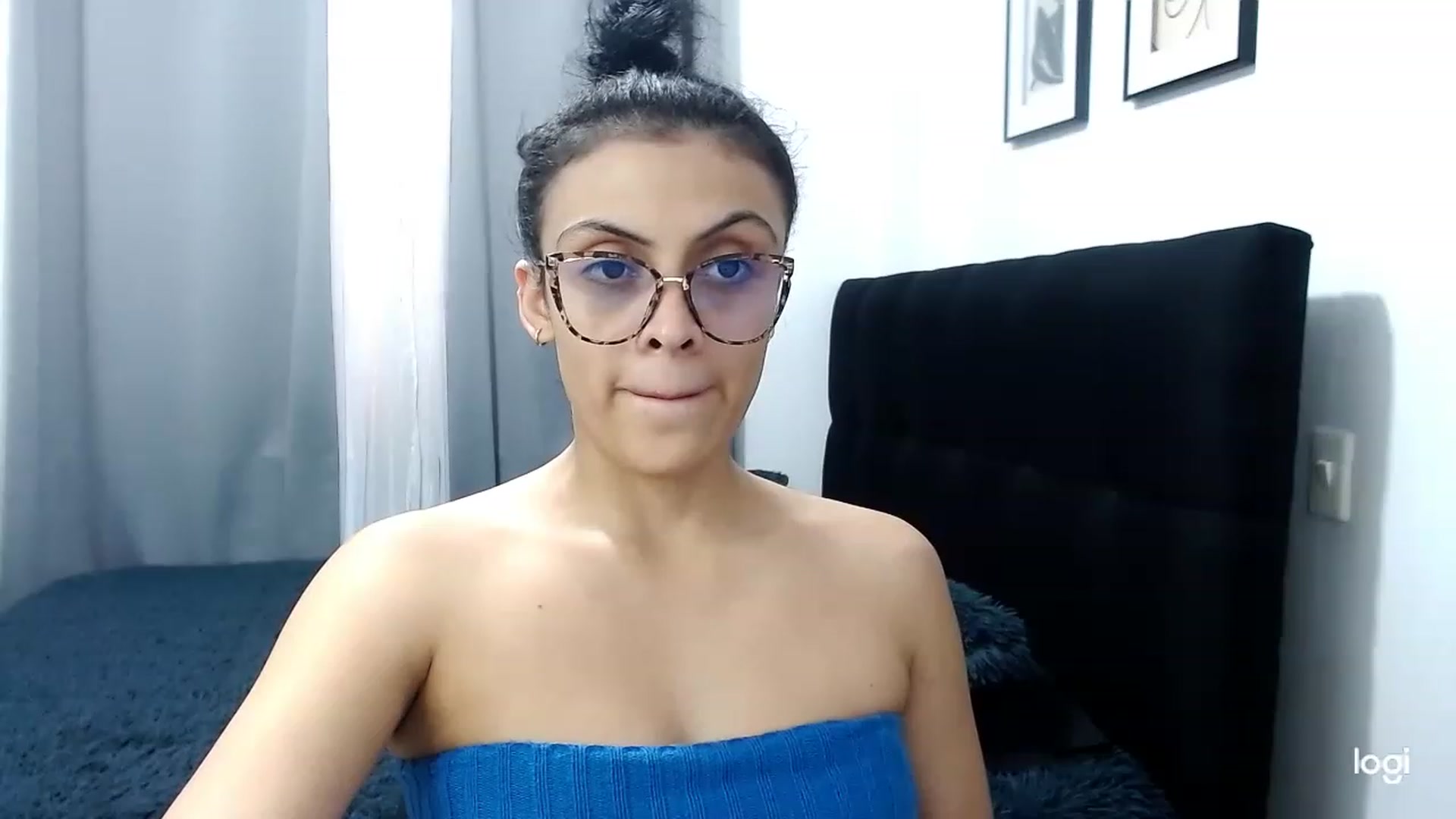 Gallery image thumbnail from Eva_hayek's myfreecams stream on, 05/10/2023, 16:19 image 6 of 20