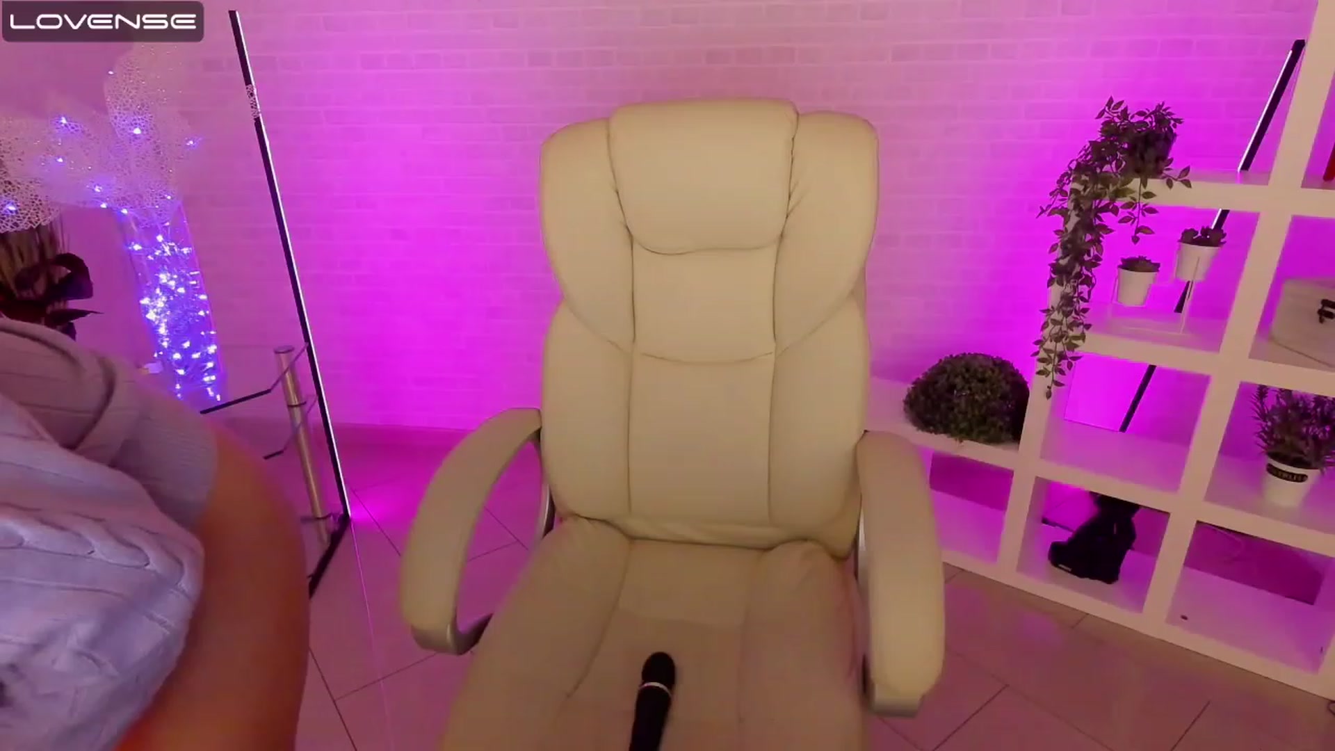 Gallery image thumbnail from EvaaKuniss's myfreecams stream on, 12/02/2022, 12:11 image 6 of 20