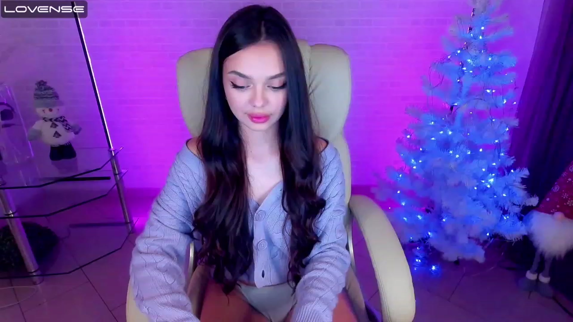 Gallery image thumbnail from EvaaKuniss's myfreecams stream on, 12/13/2022, 01:37 image 18 of 20