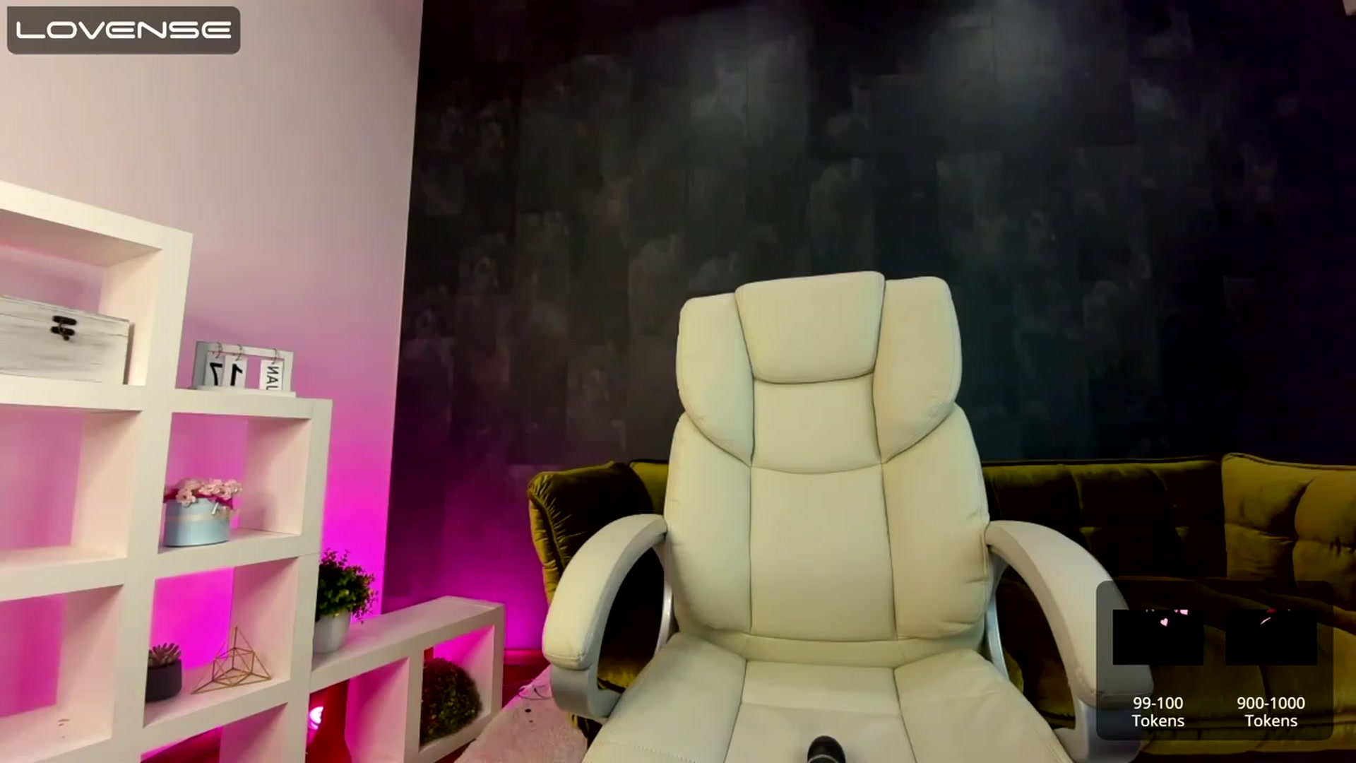 Gallery image thumbnail from EvaaKuniss's myfreecams stream on, 01/19/2023, 11:51 image 2 of 20