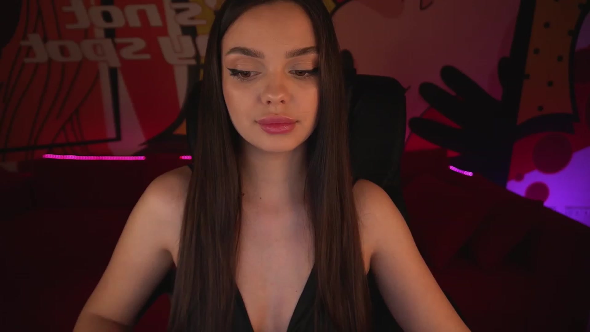 Gallery image thumbnail from EvaaKuniss's myfreecams stream on, 02/01/2023, 10:41 image 20 of 20