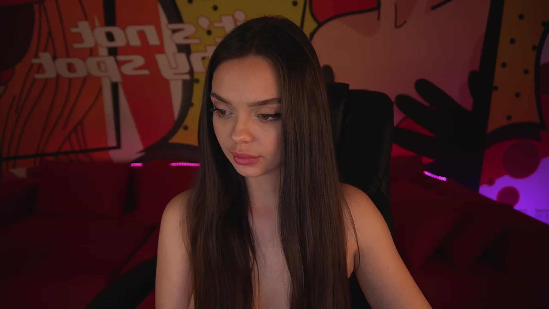 Gallery image thumbnail from EvaaKuniss's myfreecams stream on, 02/01/2023, 12:58 image 14 of 20