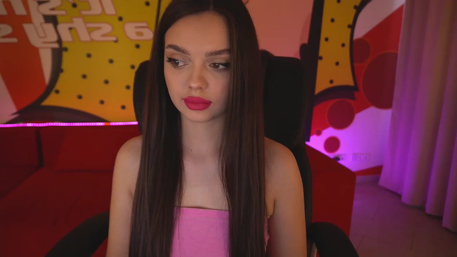 Gallery image thumbnail from EvaaKuniss's myfreecams stream on, 02/06/2023, 09:10 image 1 of 20