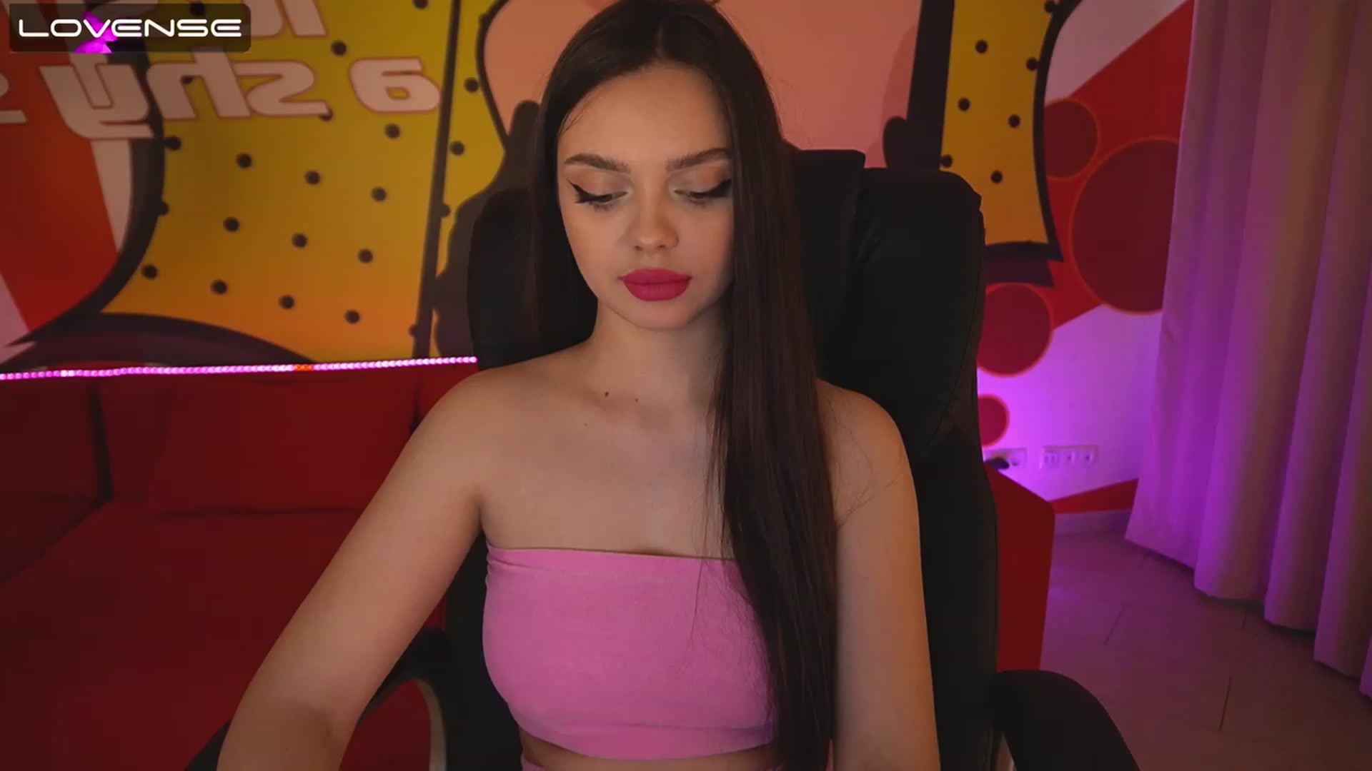 Gallery image thumbnail from EvaaKuniss's myfreecams stream on, 02/06/2023, 12:54 image 1 of 20