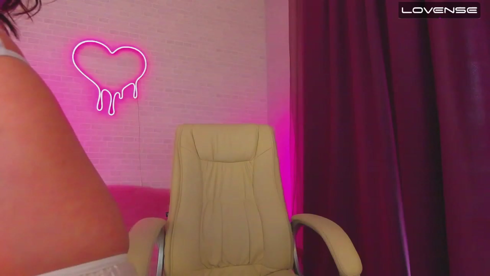 Gallery image thumbnail from EvaaKuniss's myfreecams stream on, 02/07/2023, 11:13 image 16 of 20