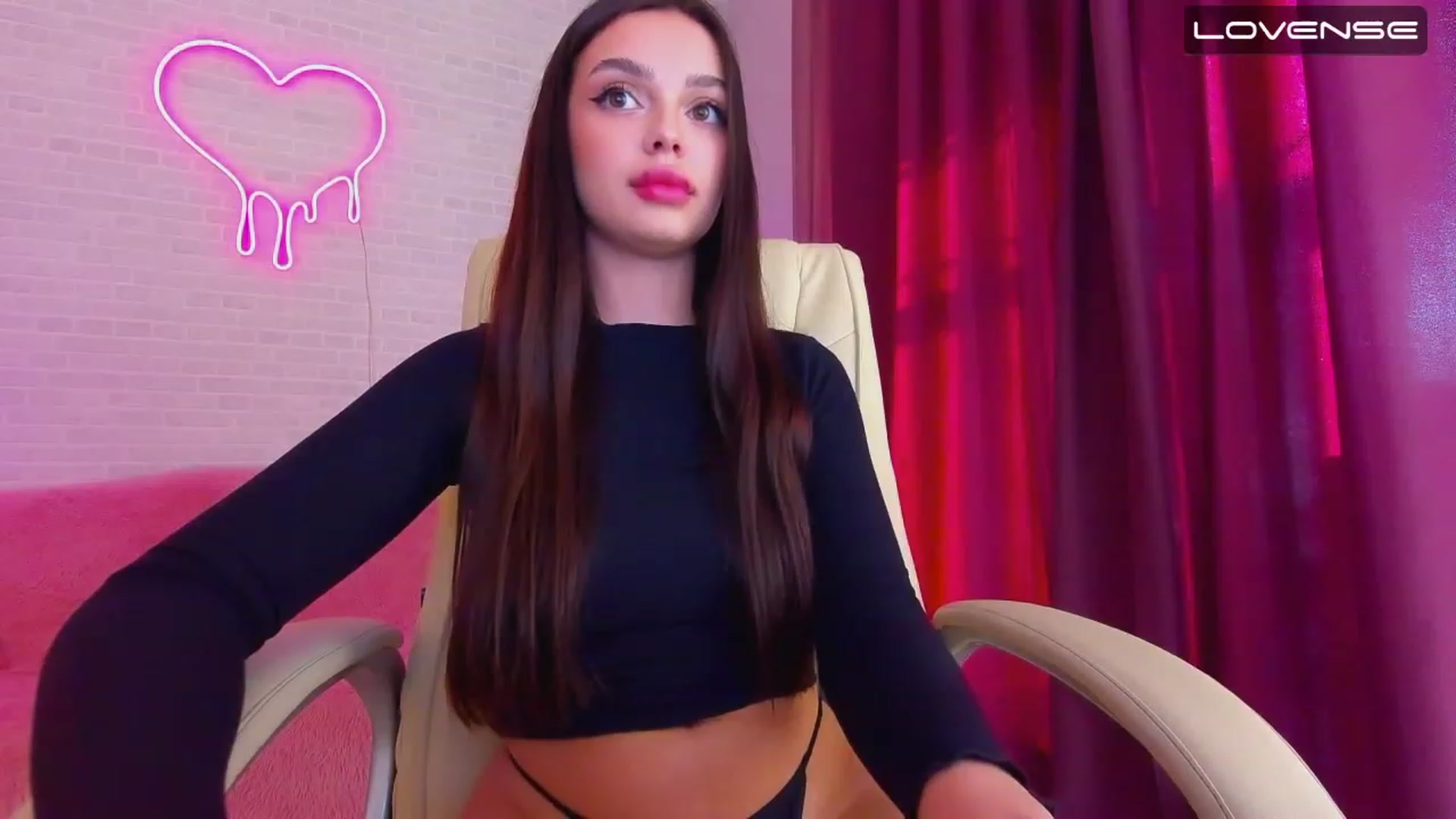 Gallery image thumbnail from EvaaKuniss's myfreecams stream on, 02/13/2023, 12:49 image 13 of 20