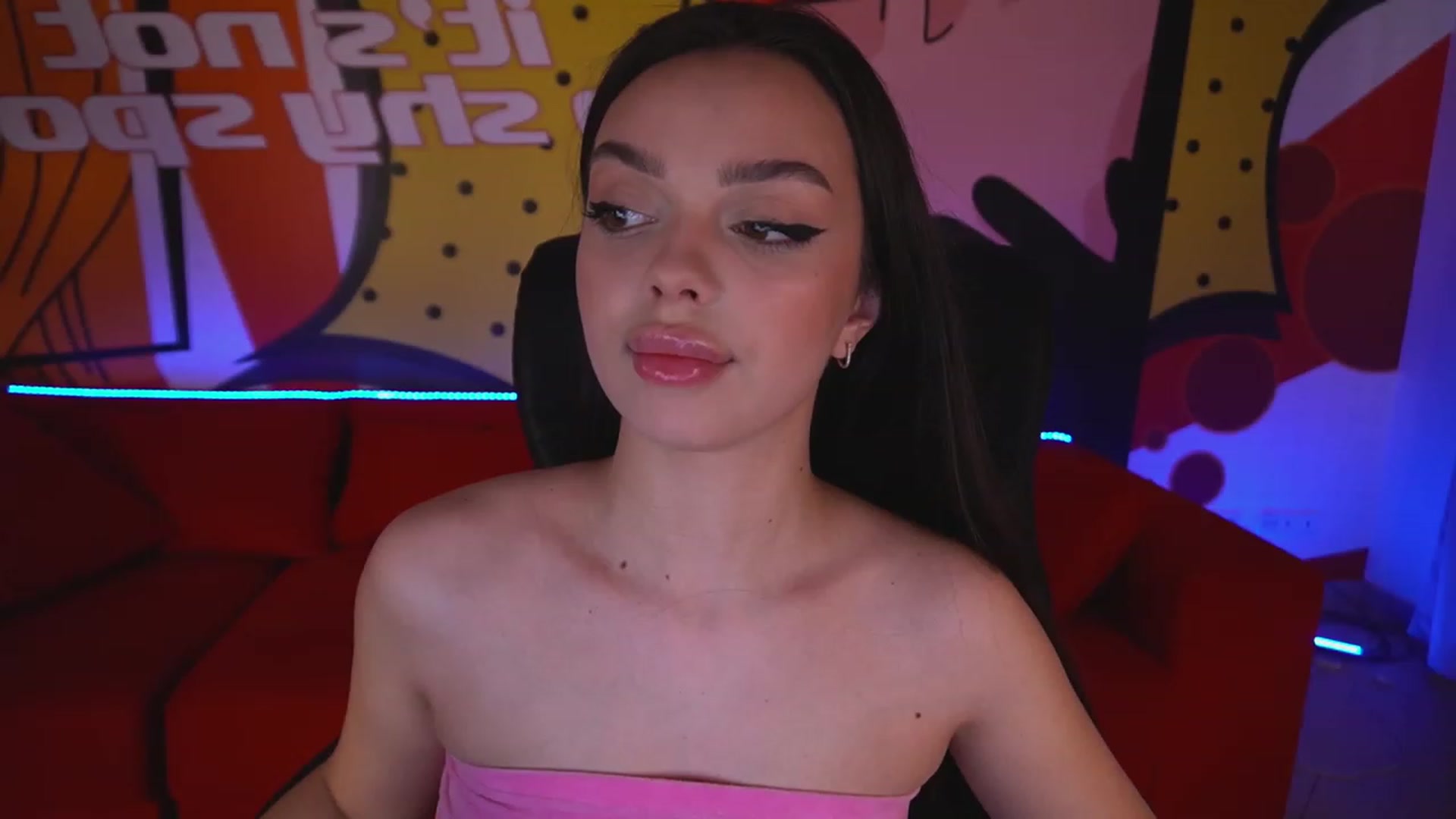 Gallery image thumbnail from EvaaKuniss's myfreecams stream on, 02/16/2023, 08:46 image 5 of 20