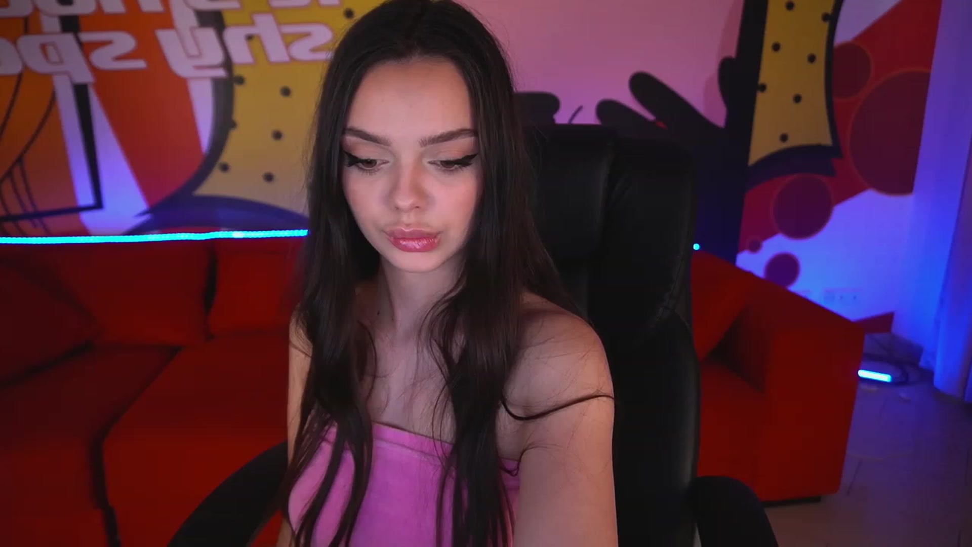 Gallery image thumbnail from EvaaKuniss's myfreecams stream on, 02/16/2023, 10:52 image 10 of 20