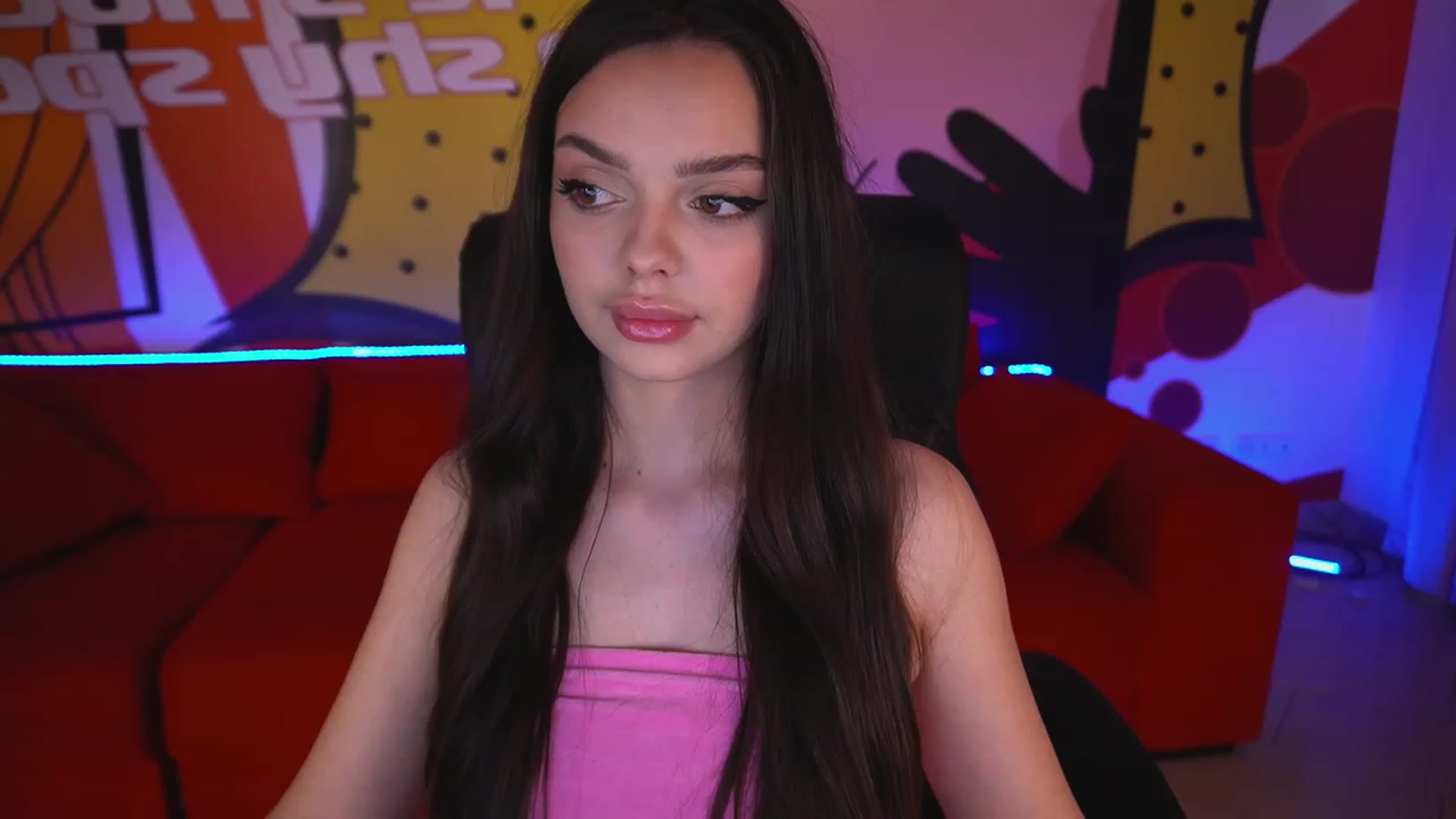 Gallery image thumbnail from EvaaKuniss's myfreecams stream on, 02/16/2023, 10:52 image 12 of 20