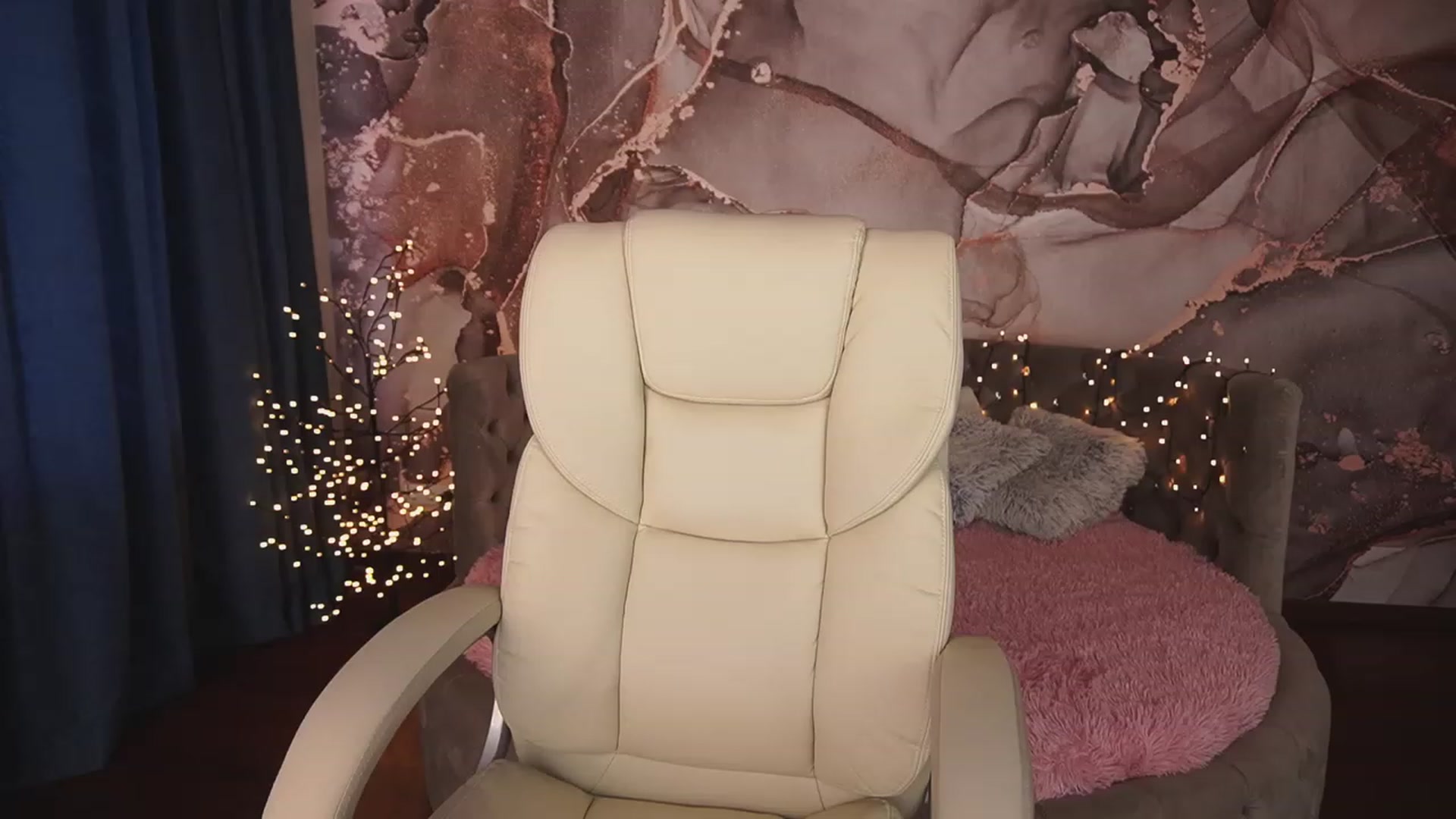 Gallery image thumbnail from EvaaKuniss's myfreecams stream on, 02/17/2023, 11:07 image 5 of 20