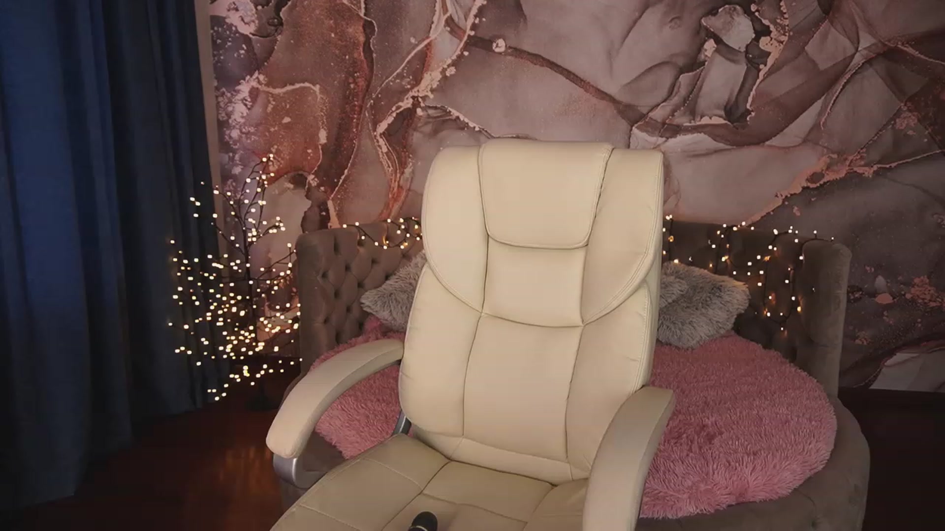 Gallery image thumbnail from EvaaKuniss's myfreecams stream on, 02/17/2023, 11:07 image 3 of 20