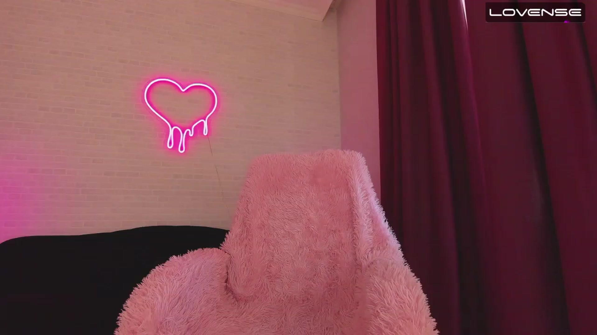 Gallery image thumbnail from EvaaKuniss's myfreecams stream on, 02/21/2023, 08:50 image 13 of 20