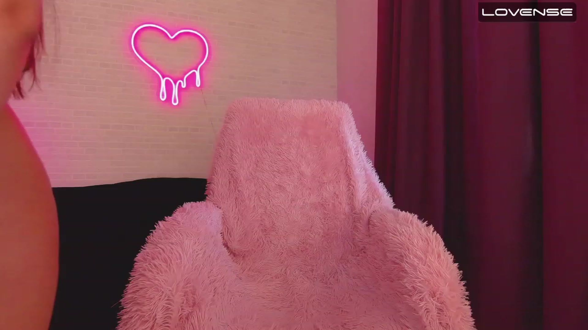 Gallery image thumbnail from EvaaKuniss's myfreecams stream on, 02/21/2023, 08:50 image 5 of 20