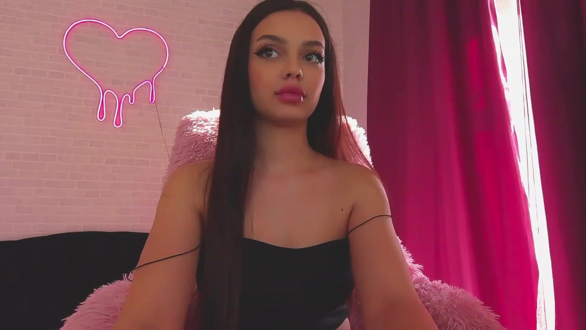 Gallery image thumbnail from EvaaKuniss's myfreecams stream on, 02/23/2023, 13:56 image 11 of 20