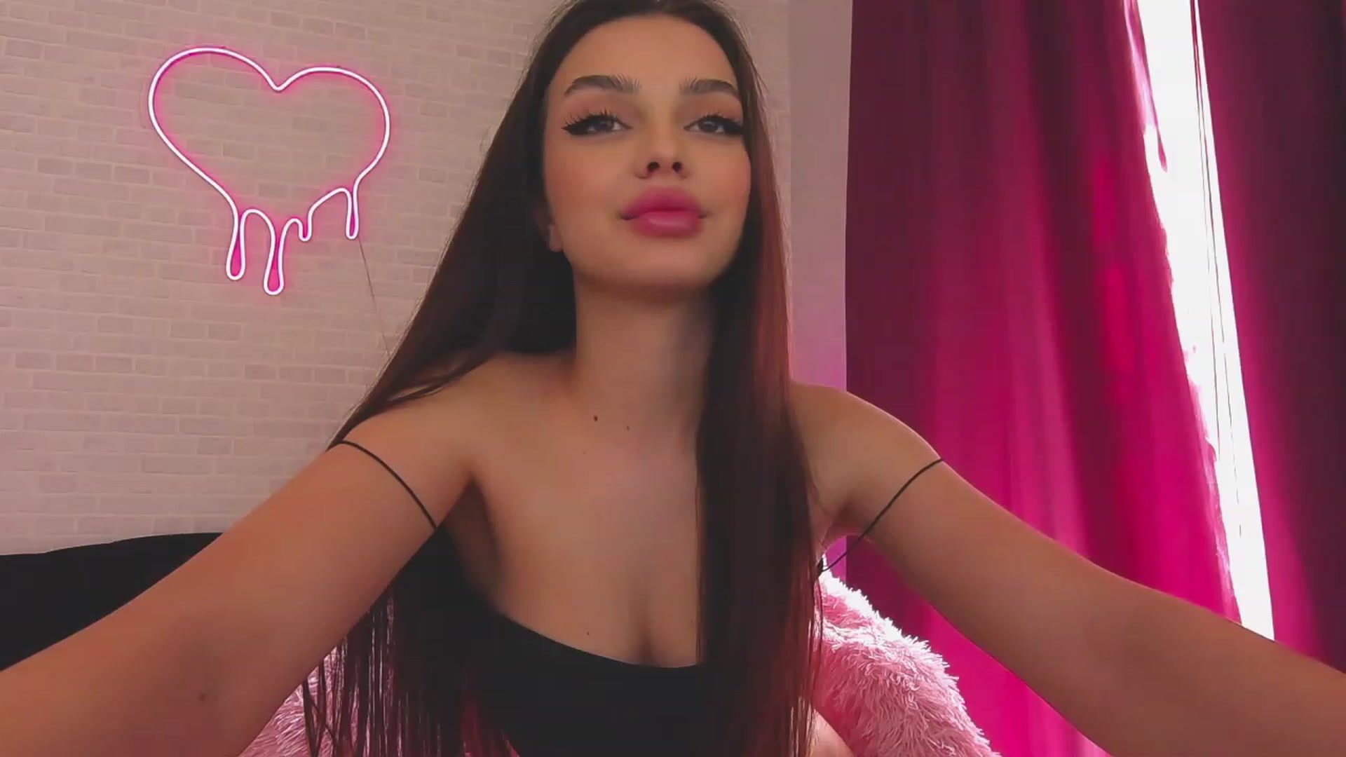 Gallery image thumbnail from EvaaKuniss's myfreecams stream on, 02/23/2023, 13:56 image 2 of 20