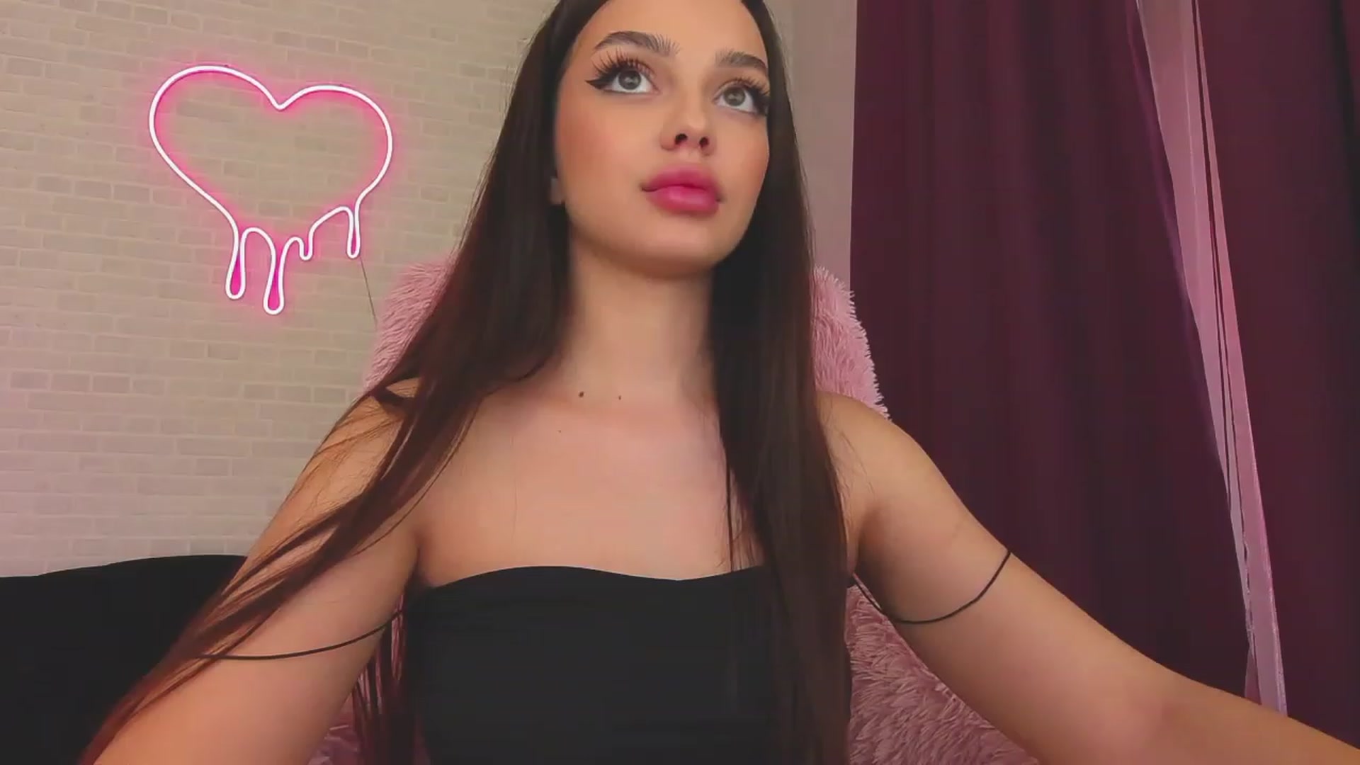 Gallery image thumbnail from EvaaKuniss's myfreecams stream on, 02/23/2023, 16:40 image 10 of 20