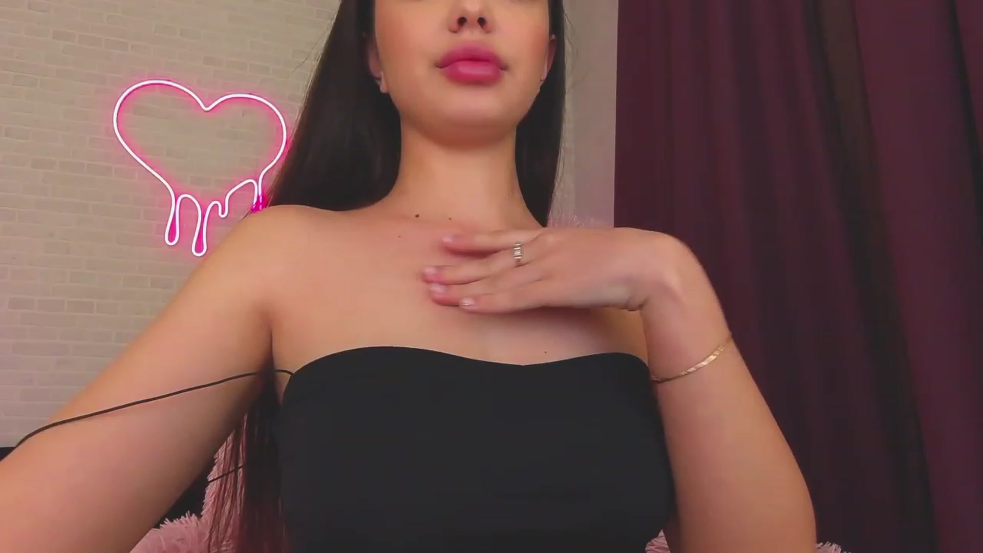 Gallery image thumbnail from EvaaKuniss's myfreecams stream on, 02/23/2023, 16:40 image 19 of 20
