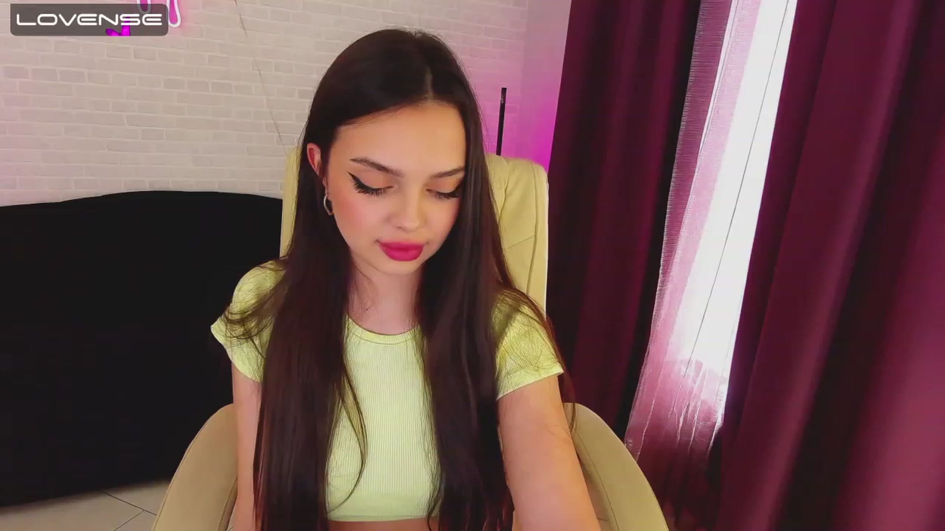 Gallery image thumbnail from EvaaKuniss's myfreecams stream on, 03/02/2023, 11:54 image 2 of 20