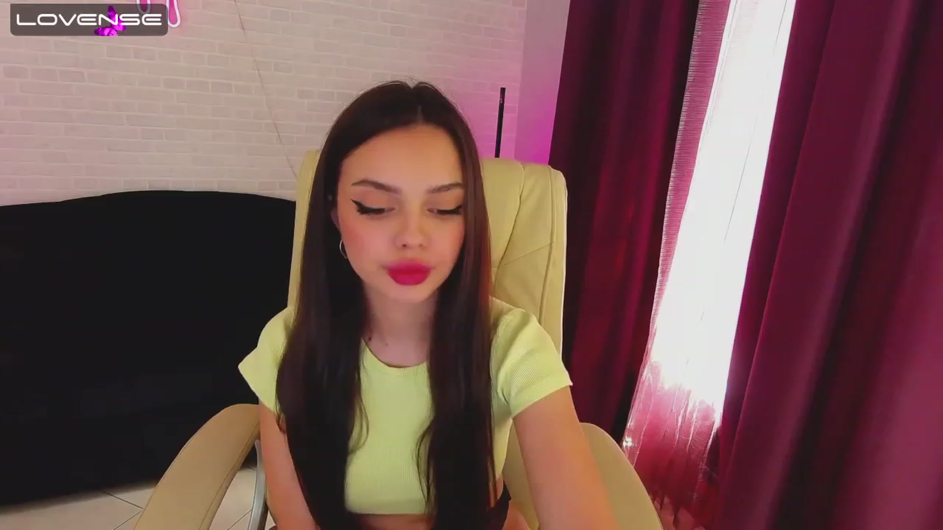 Gallery image thumbnail from EvaaKuniss's myfreecams stream on, 03/02/2023, 11:54 image 8 of 20