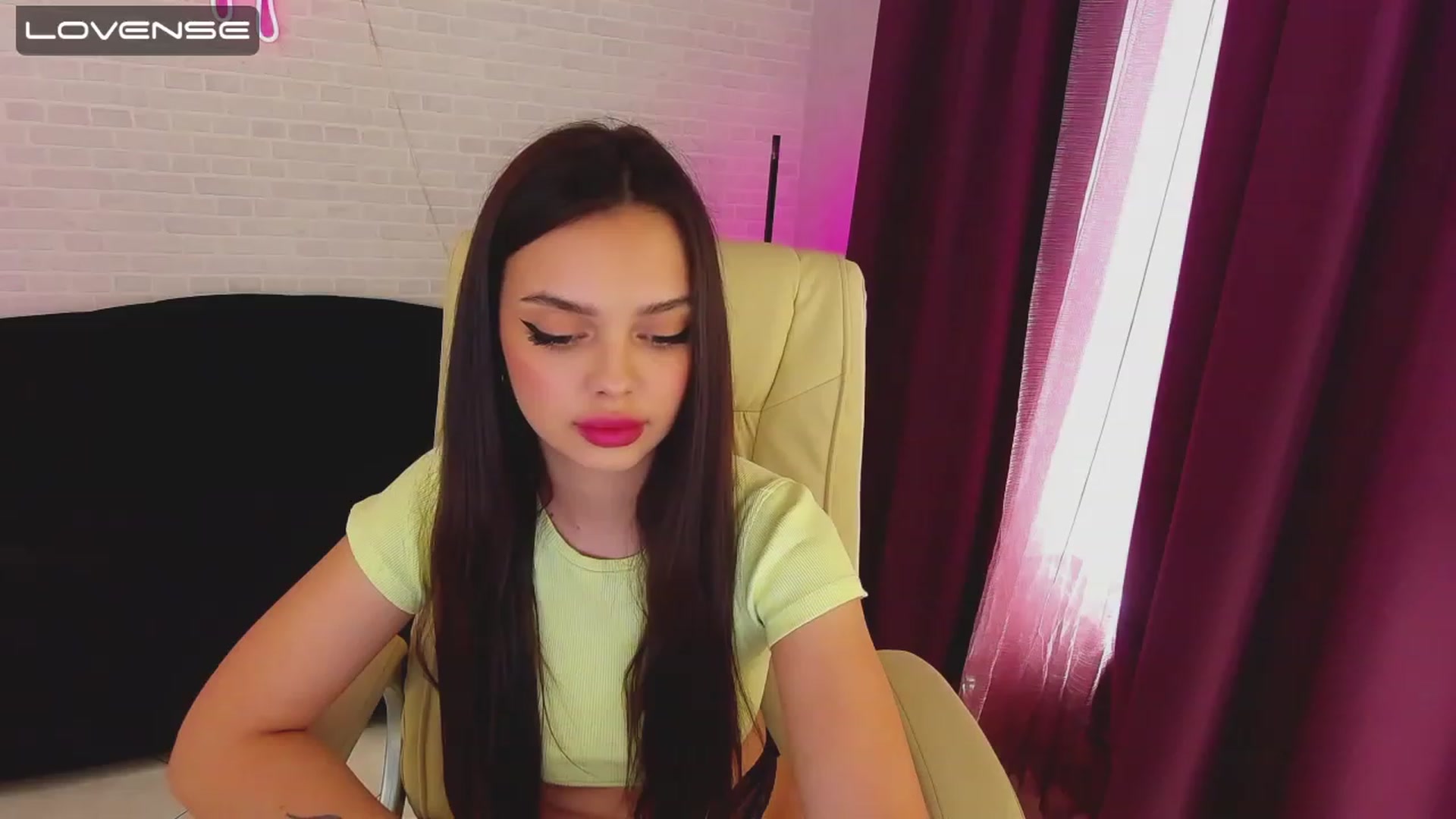 Gallery image thumbnail from EvaaKuniss's myfreecams stream on, 03/02/2023, 11:54 image 7 of 20