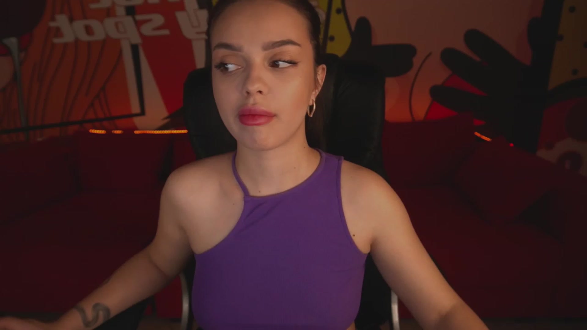 Gallery image thumbnail from EvaaKuniss's myfreecams stream on, 03/07/2023, 09:03 image 2 of 20
