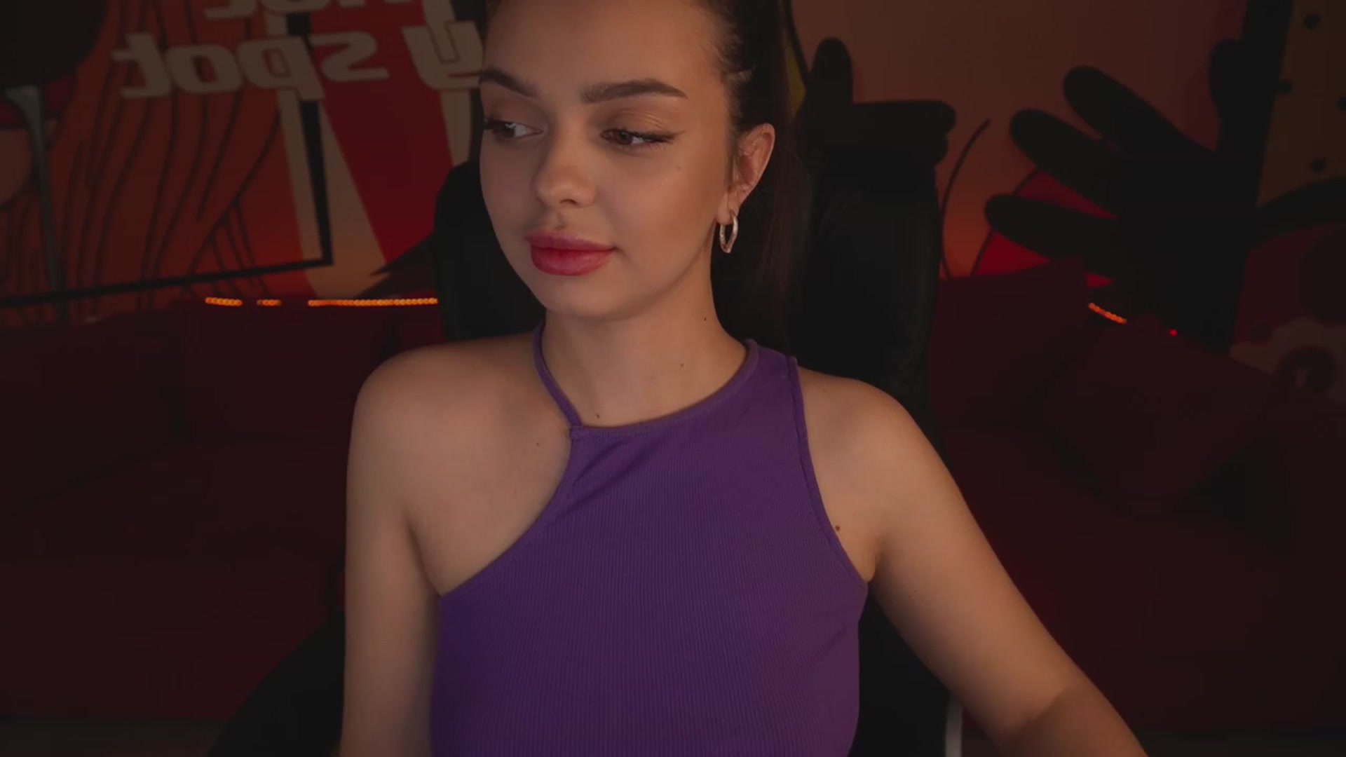 Gallery image thumbnail from EvaaKuniss's myfreecams stream on, 03/07/2023, 09:03 image 4 of 20
