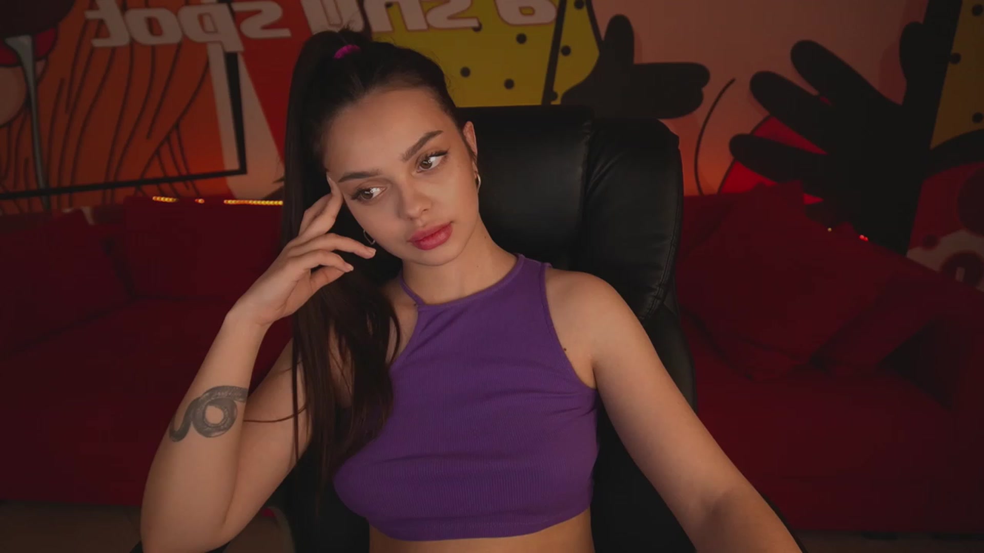 Gallery image thumbnail from EvaaKuniss's myfreecams stream on, 03/07/2023, 11:32 image 9 of 20