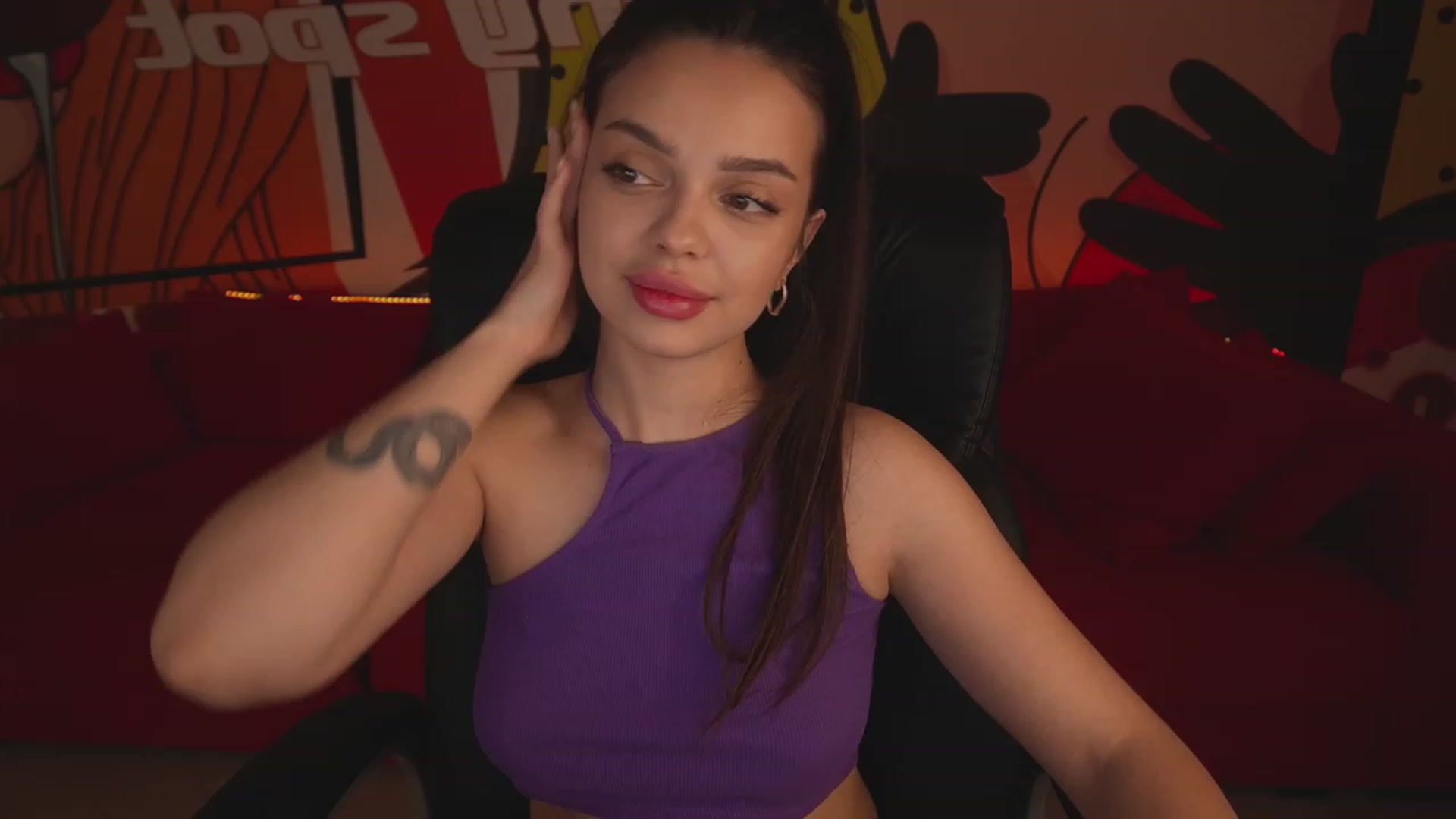 Gallery image thumbnail from EvaaKuniss's myfreecams stream on, 03/07/2023, 11:32 image 2 of 20