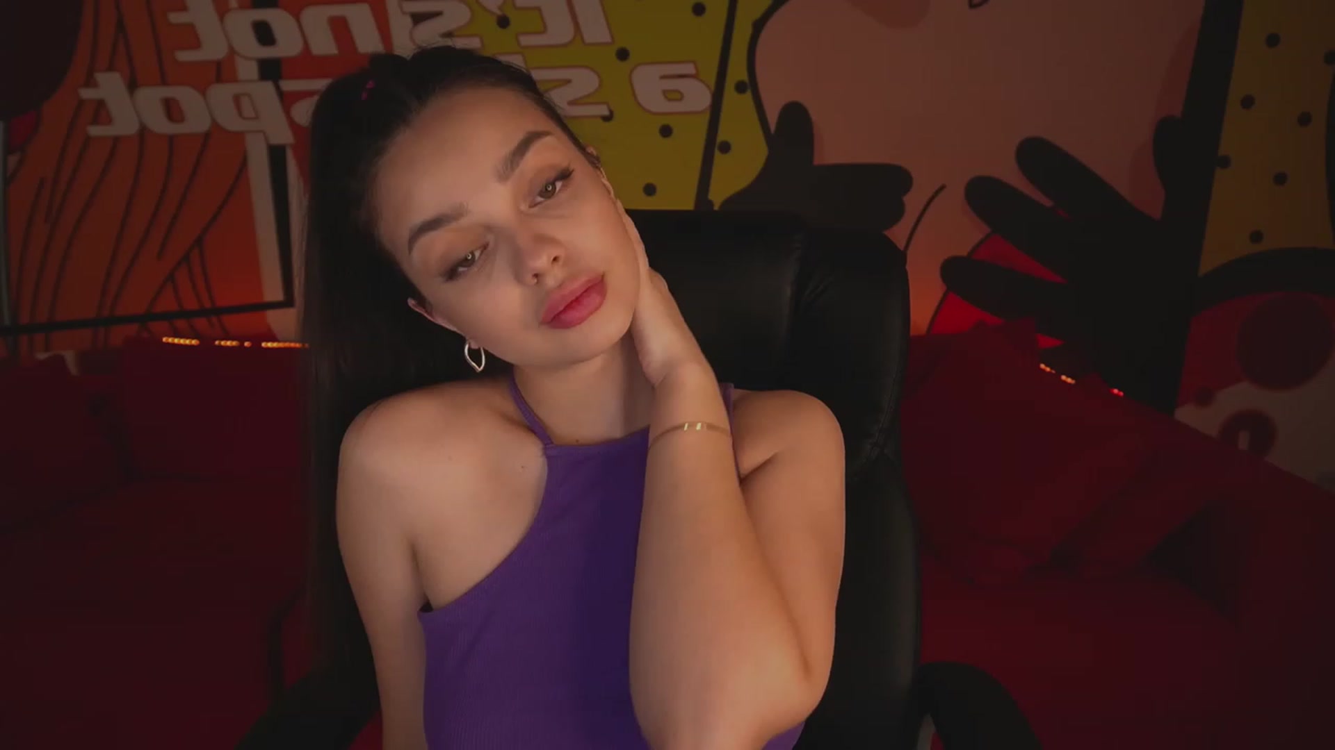 Gallery image thumbnail from EvaaKuniss's myfreecams stream on, 03/07/2023, 12:36 image 4 of 20