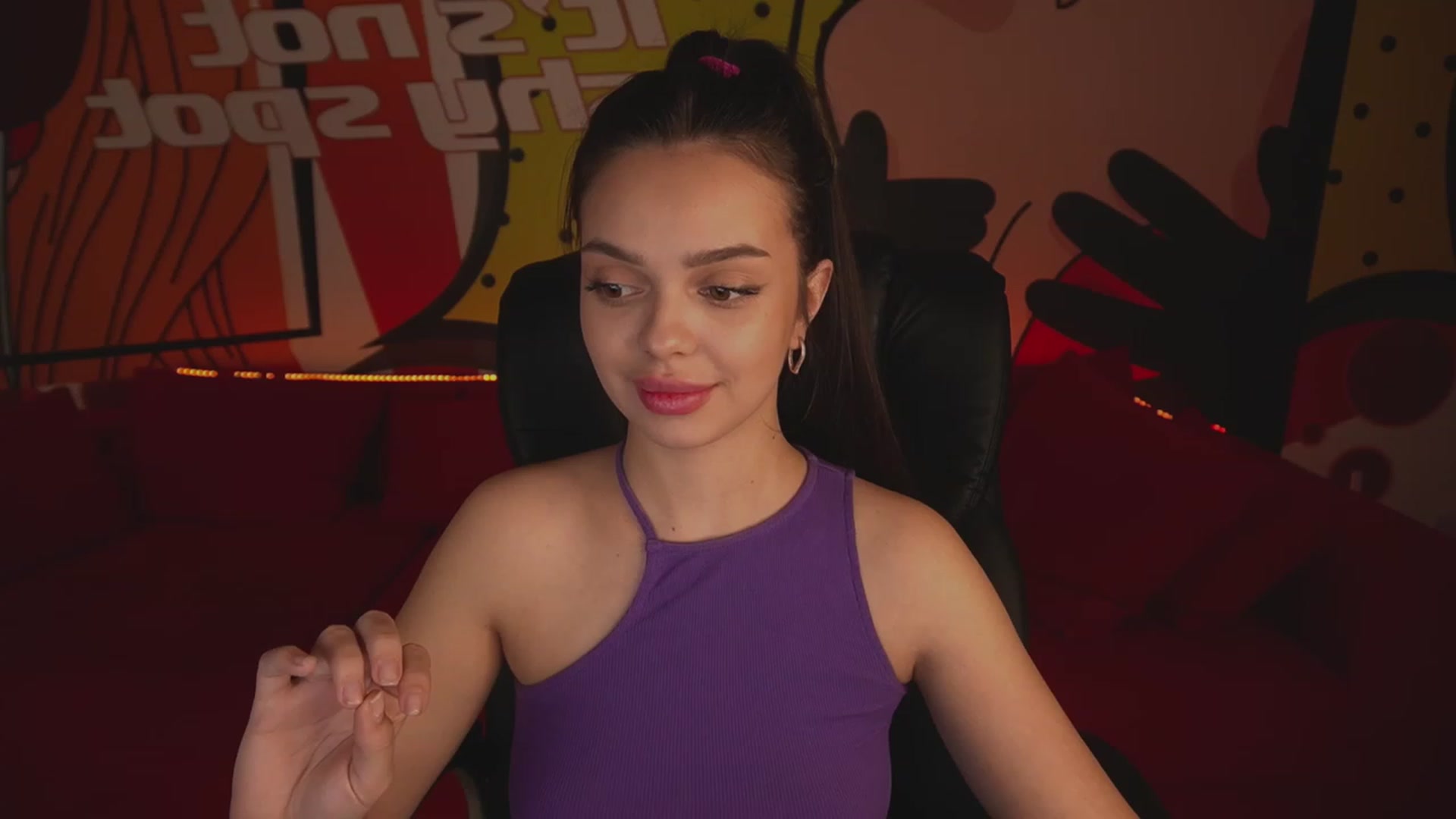 Gallery image thumbnail from EvaaKuniss's myfreecams stream on, 03/07/2023, 12:36 image 16 of 20