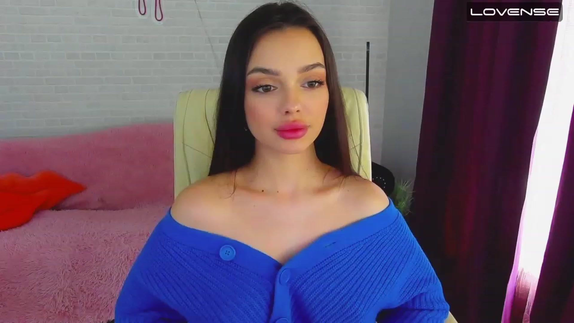 Gallery image thumbnail from EvaaKuniss's myfreecams stream on, 03/09/2023, 10:03 image 12 of 20