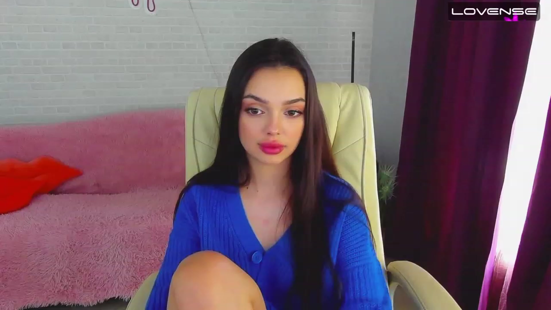 Gallery image thumbnail from EvaaKuniss's myfreecams stream on, 03/09/2023, 10:03 image 6 of 20