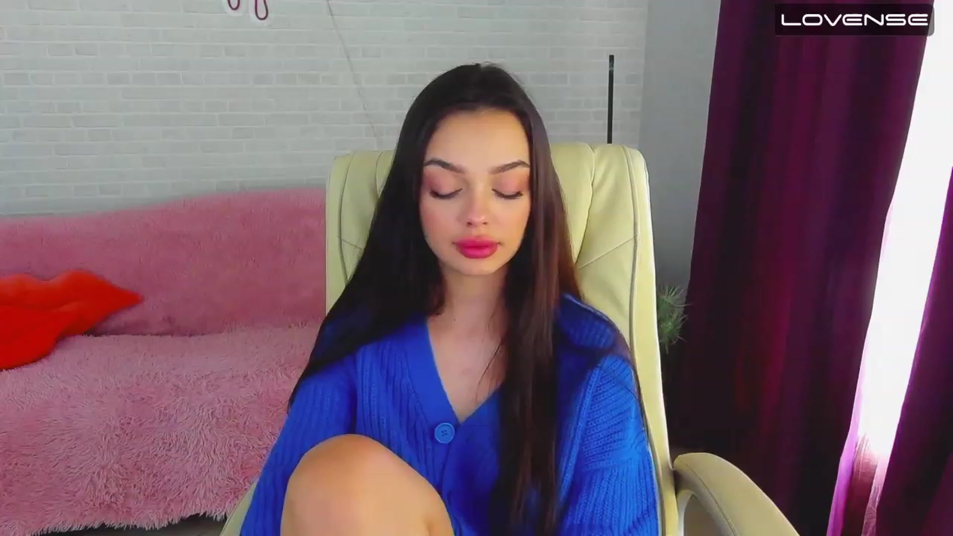 Gallery image thumbnail from EvaaKuniss's myfreecams stream on, 03/09/2023, 10:03 image 7 of 20