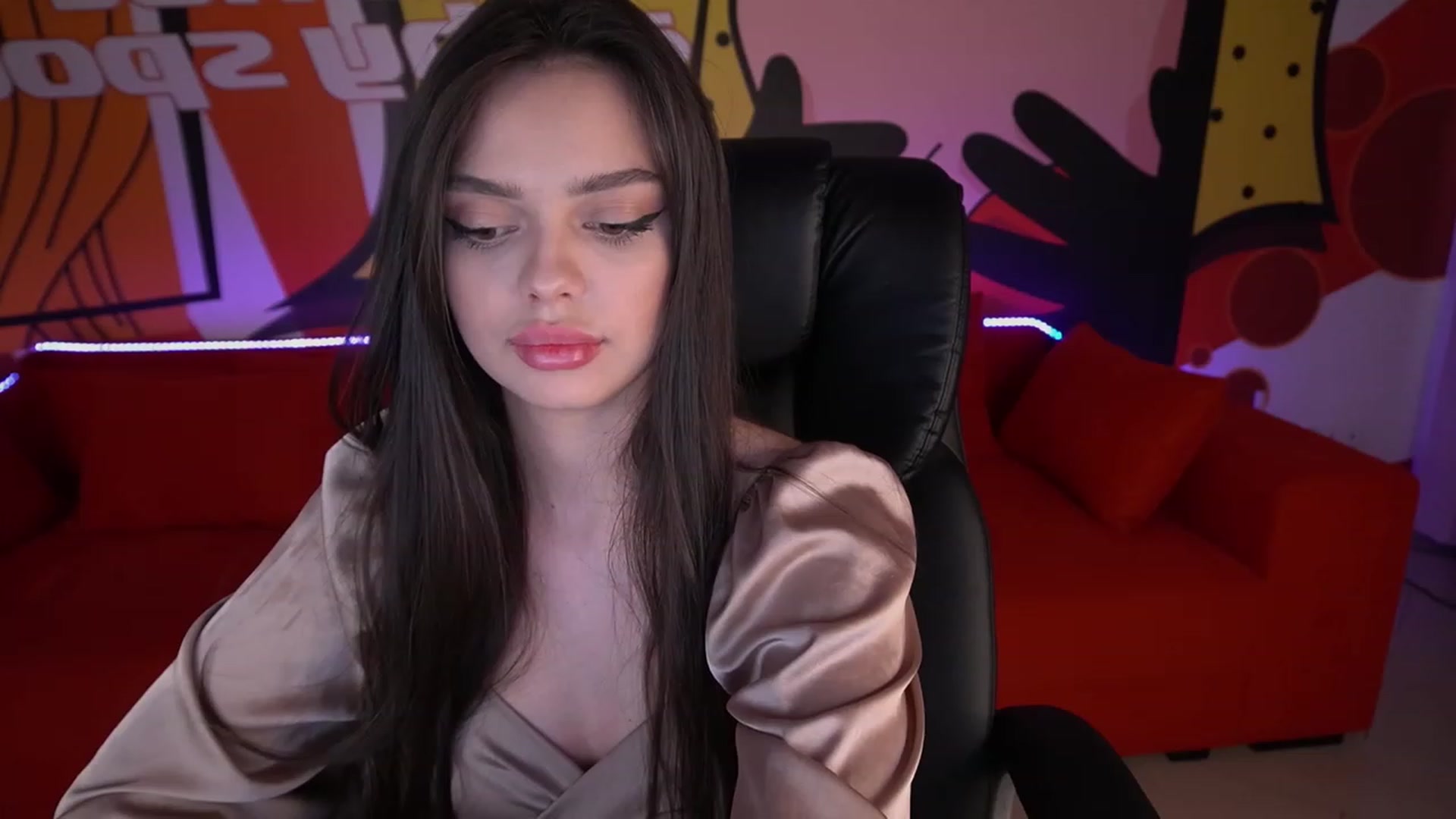Gallery image thumbnail from EvaaKuniss's myfreecams stream on, 03/15/2023, 12:54 image 17 of 20