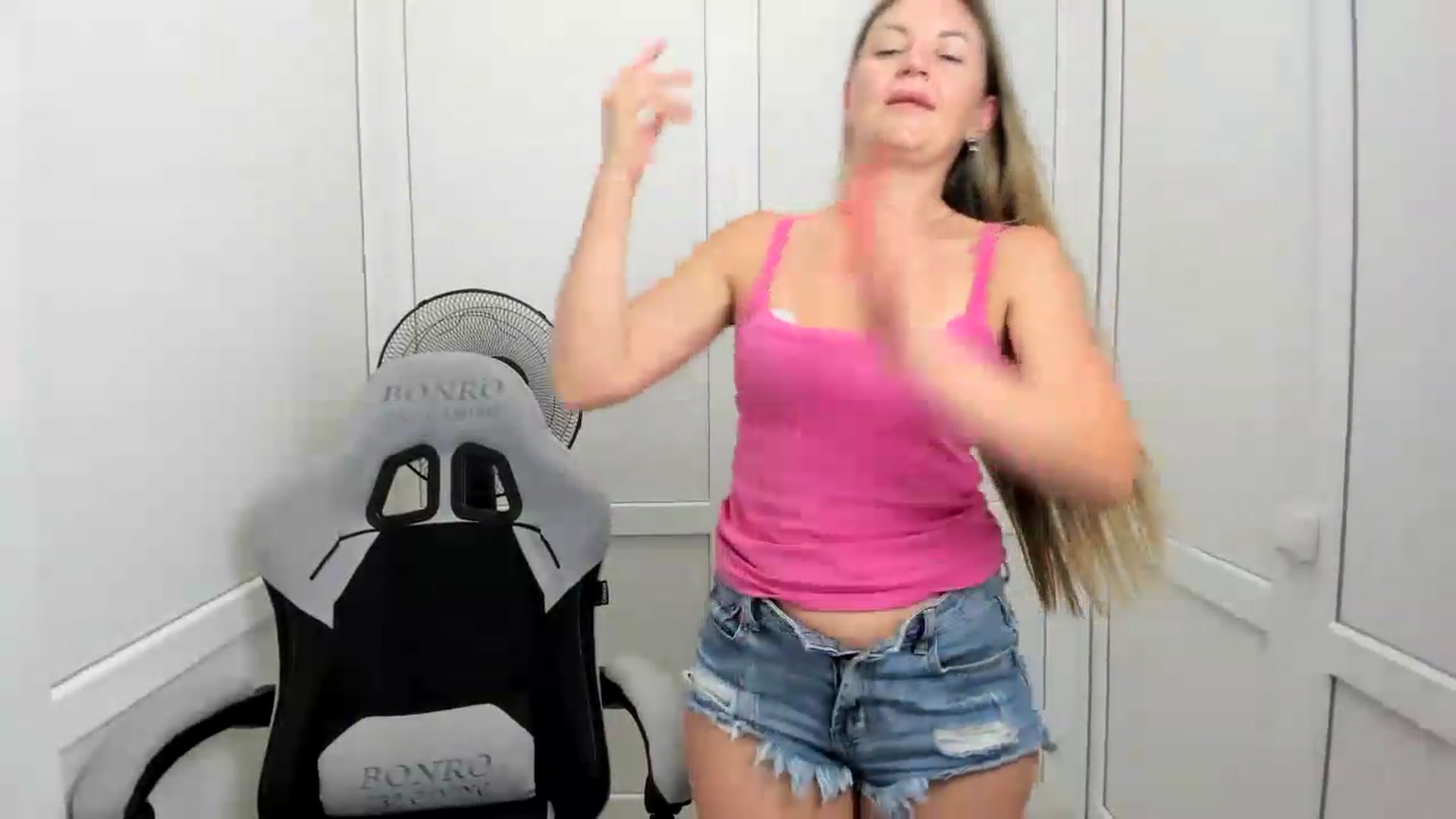 Gallery image thumbnail from EvaaSkyy's myfreecams stream on, 07/26/2026, 13:47 image 2 of 20