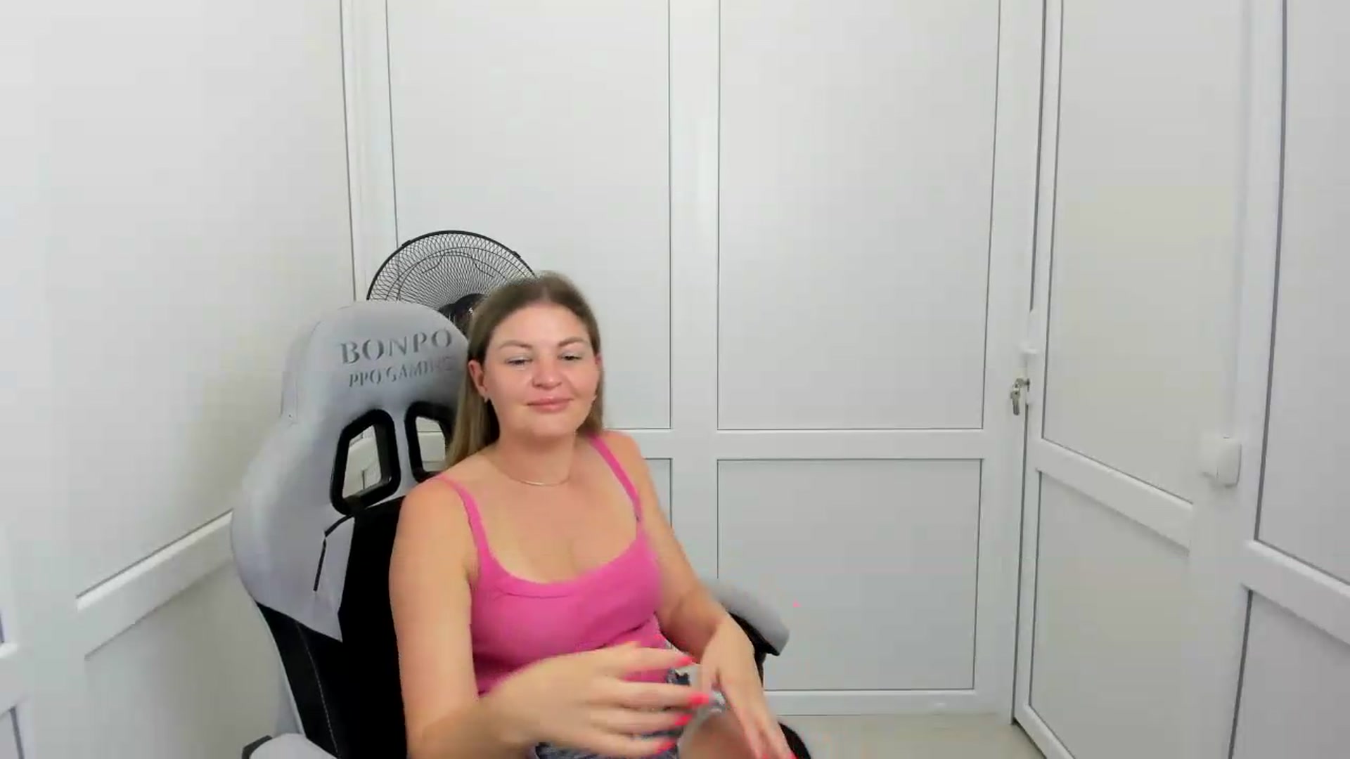 Gallery image thumbnail from EvaaSkyy's myfreecams stream on, 07/26/2026, 16:42 image 12 of 20