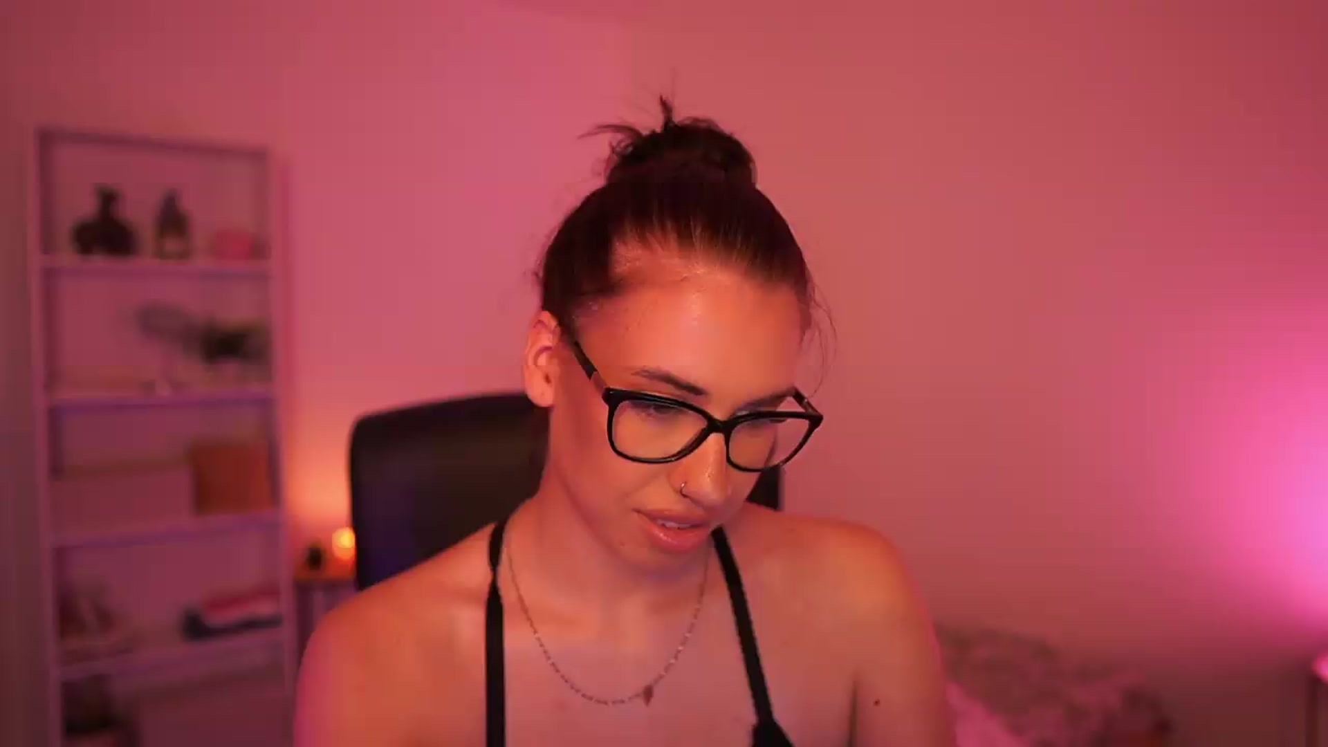Gallery image thumbnail from Evagomess18's myfreecams stream on, 06/10/2026, 22:02 image 2 of 20